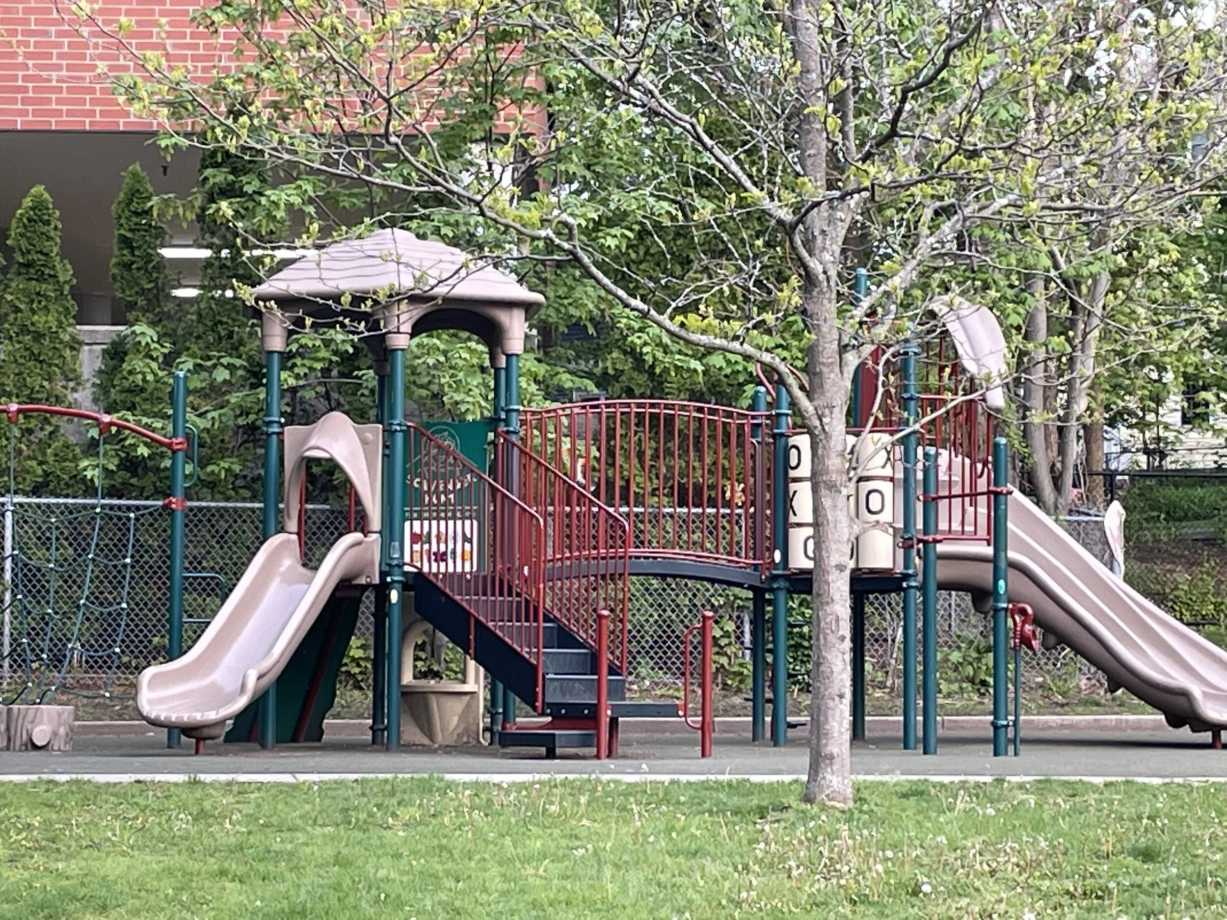 Playgrounds In Pictures:: Charlesbank Park a.k.a. Nonantum Place Playground In Newton 