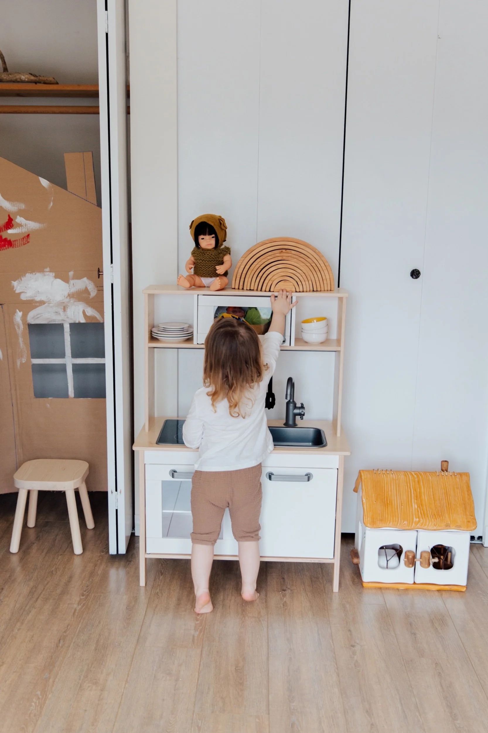 Comparing Montessori and Waldorf Philosophies