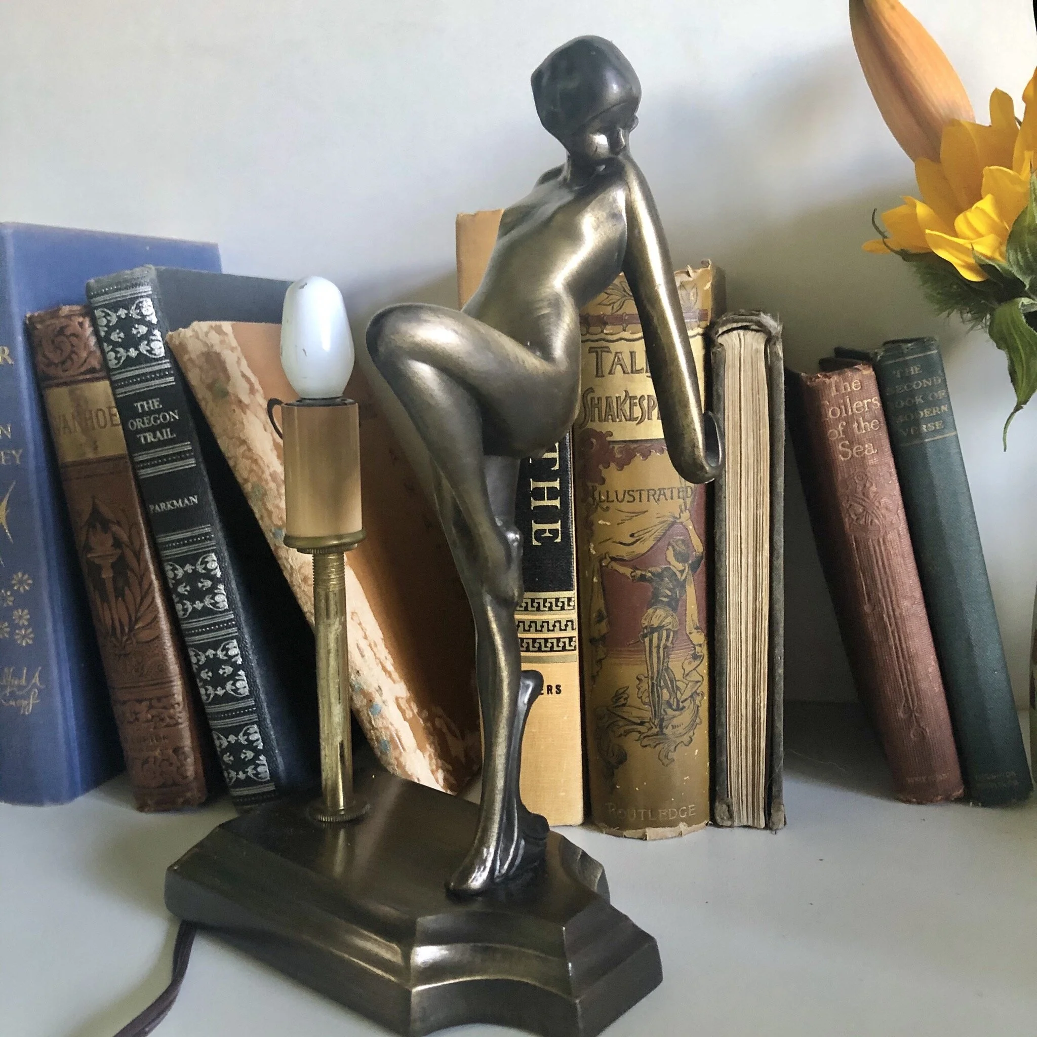 Art Deco/Art Noveau Nude Lady Light