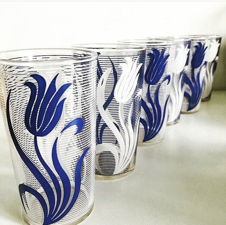 Hazel Atlas Textured Tulip Blue &amp; White Glasses