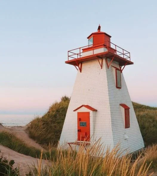 Lighthouse 12_White_Red_Pyramid.JPG