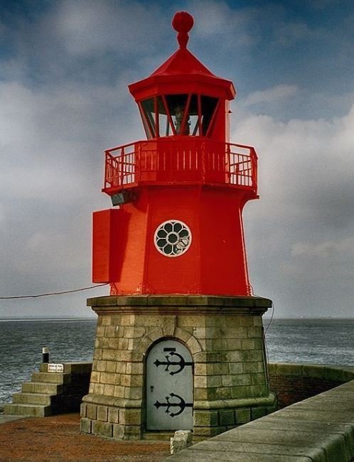 Lighthouse 8_Red_Stone.JPG