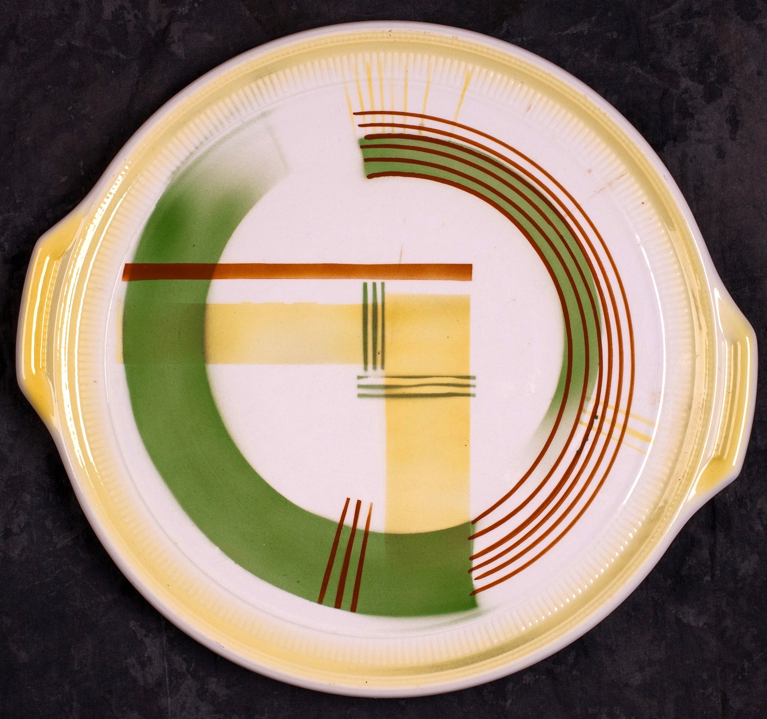 #42 Platter, dec.4086, Thomsberger & Hermann, Colditz, ca.1930. Black mfr., 4086; 3 cm H, 31 cm top, 23 cm base Ø. RM2708