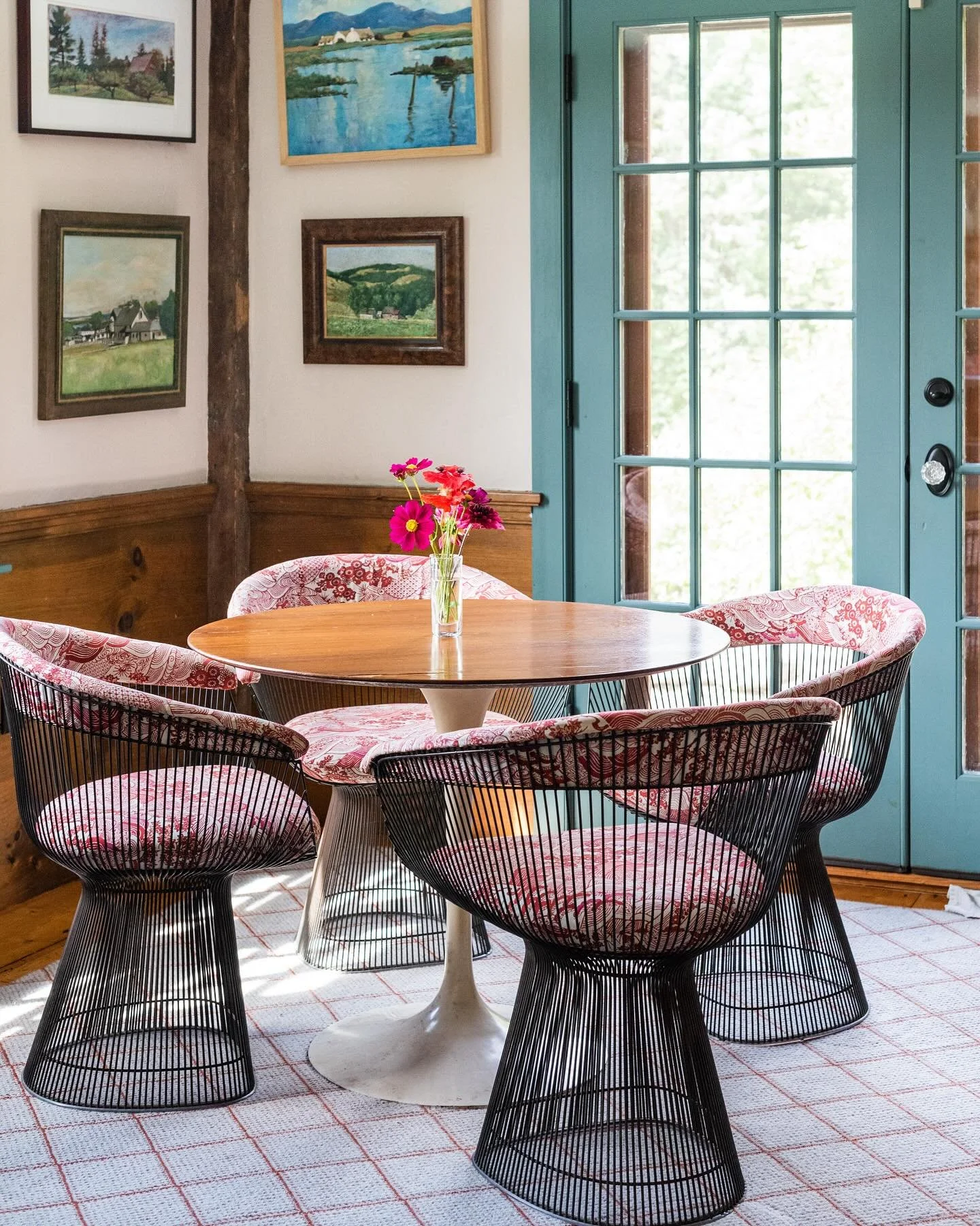 We restored these original Platner dining chairs, and an original Saarinen tulip dining table, giving these heirloom pieces a new life!  Vibrant @castelmaison fabric adds a whole new level. @starkcarpet to tie it all together. 📸 @allliiibaba  #famil