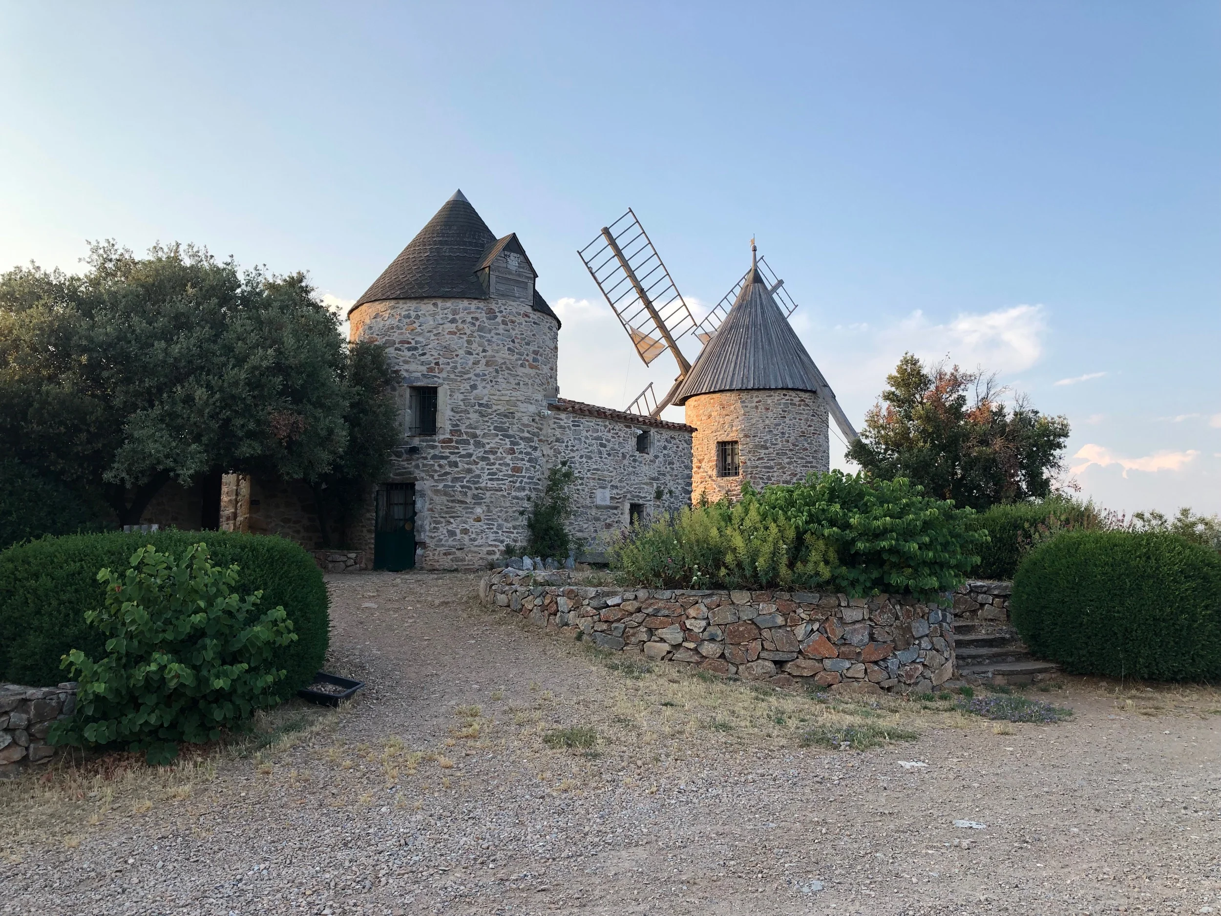 Les Trois Moulins