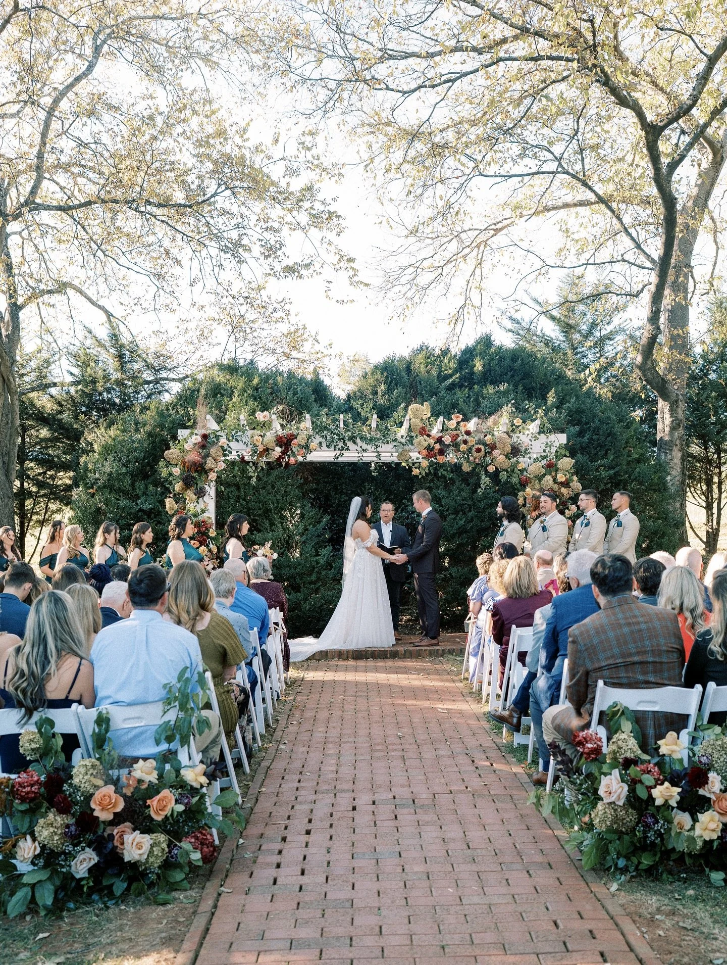 Still smiling over this past weekend for Emily and Ryan! A celebration we will be thinking about for a long time! 🤍

Planner: @oflaceandlinen 
Photographer: @jessica_lapp 
Florist: @fleuressence.floraldesign 
Venue: @innatwillowgrove 
Beauty: @cvill