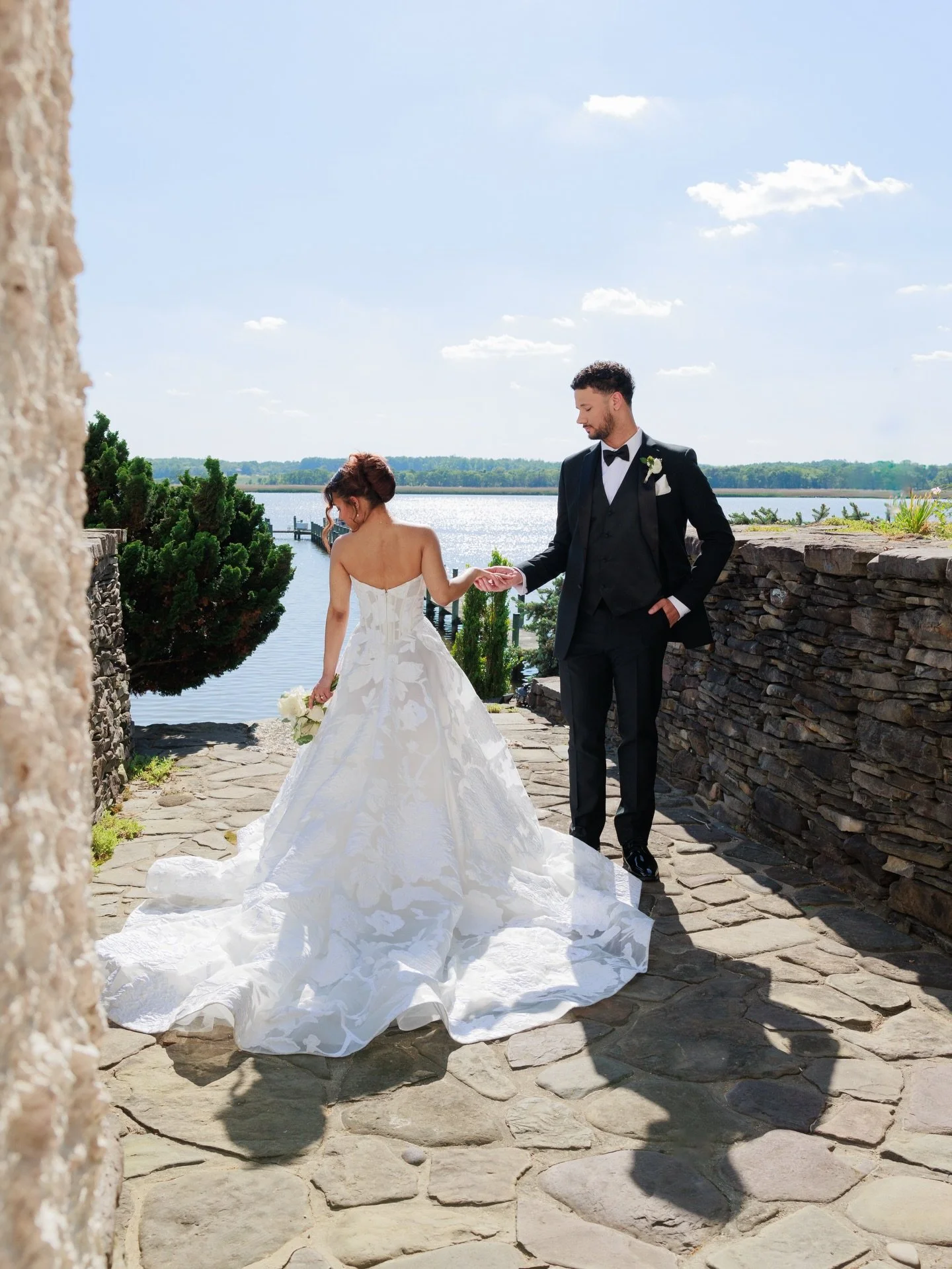 🥂 Fridays in France 
a French cliffside celebration

candlelight, fruit, and the sea
(ok fine, the river&hellip;still counts though 😂)

Planning: @lauraelizabethweddings
Photography: @alexmccormick.photo
Venue: @villamour_
Stationery: @pressedfigpa