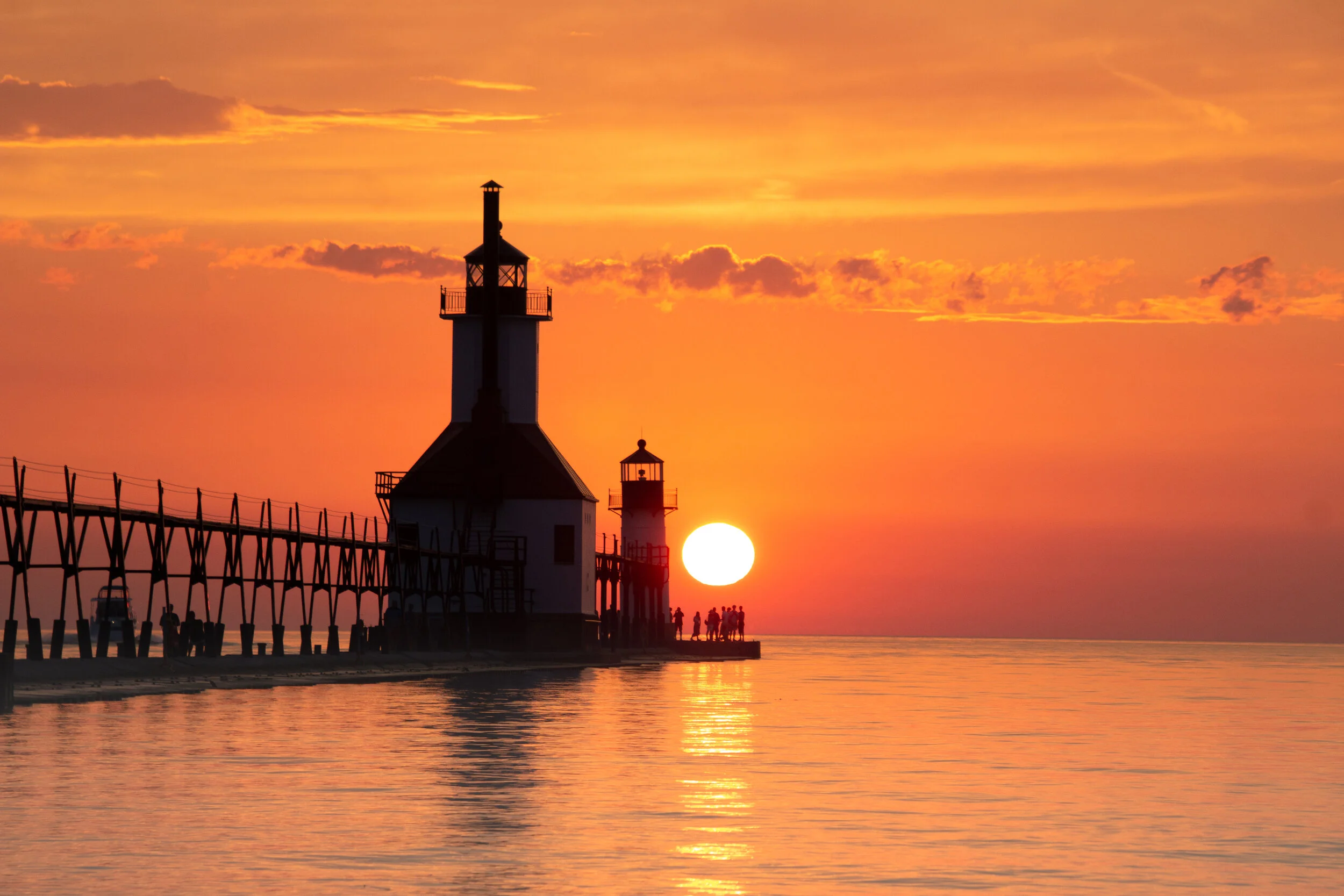 REALTIMEBEST 1930 copy 2.jpeg