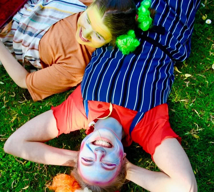 Sigríður Ásta Olgeirsdóttir og Júlíana Kristín Liborius Jónsdóttir, mynda leikhópinn Flækju.