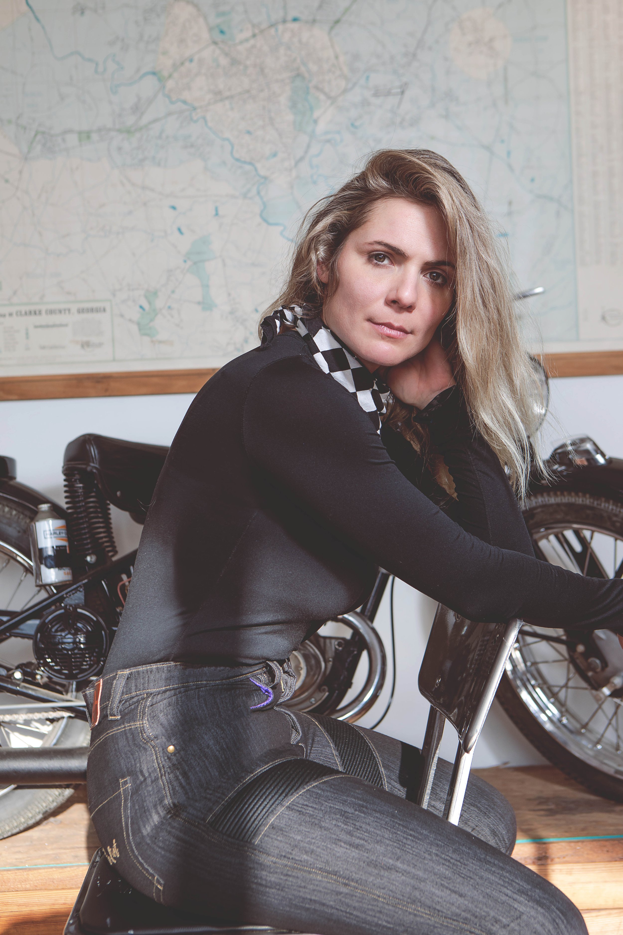 Chic-Riot-Michelle-Bre-2.0-Sitting-Oglethorpe-Garage.jpg