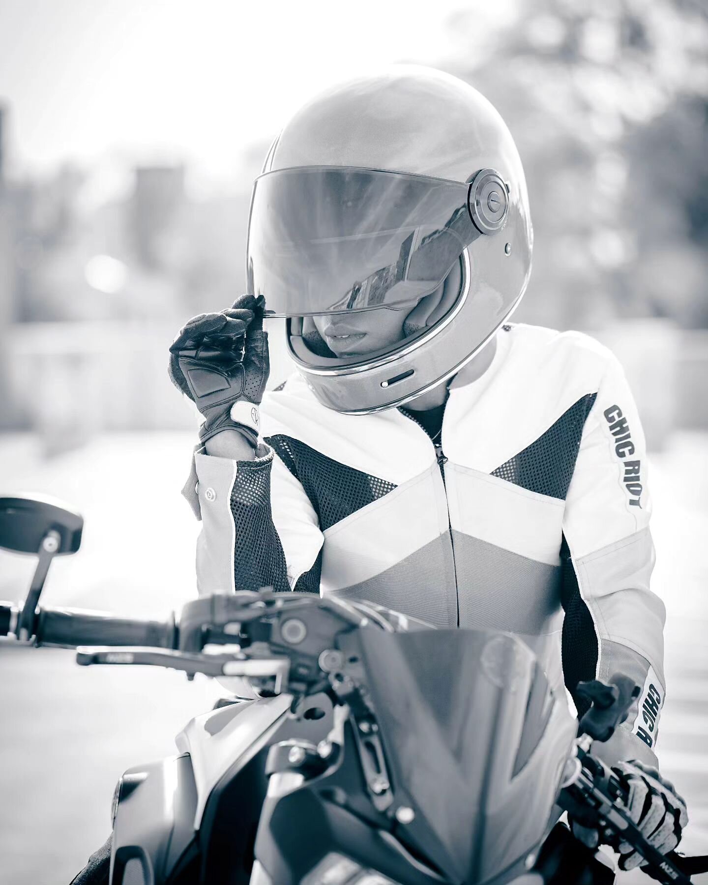 Did you know that wearing motorcycle gear reduces your chances of injuries by 45%?! So to all of the 20% let's gear up and do it the Chic way!

www.chicriot.com | Where fashion meets safety. 

#motofashion #motobrand #motoapparel #bikerbabe #bikerapp