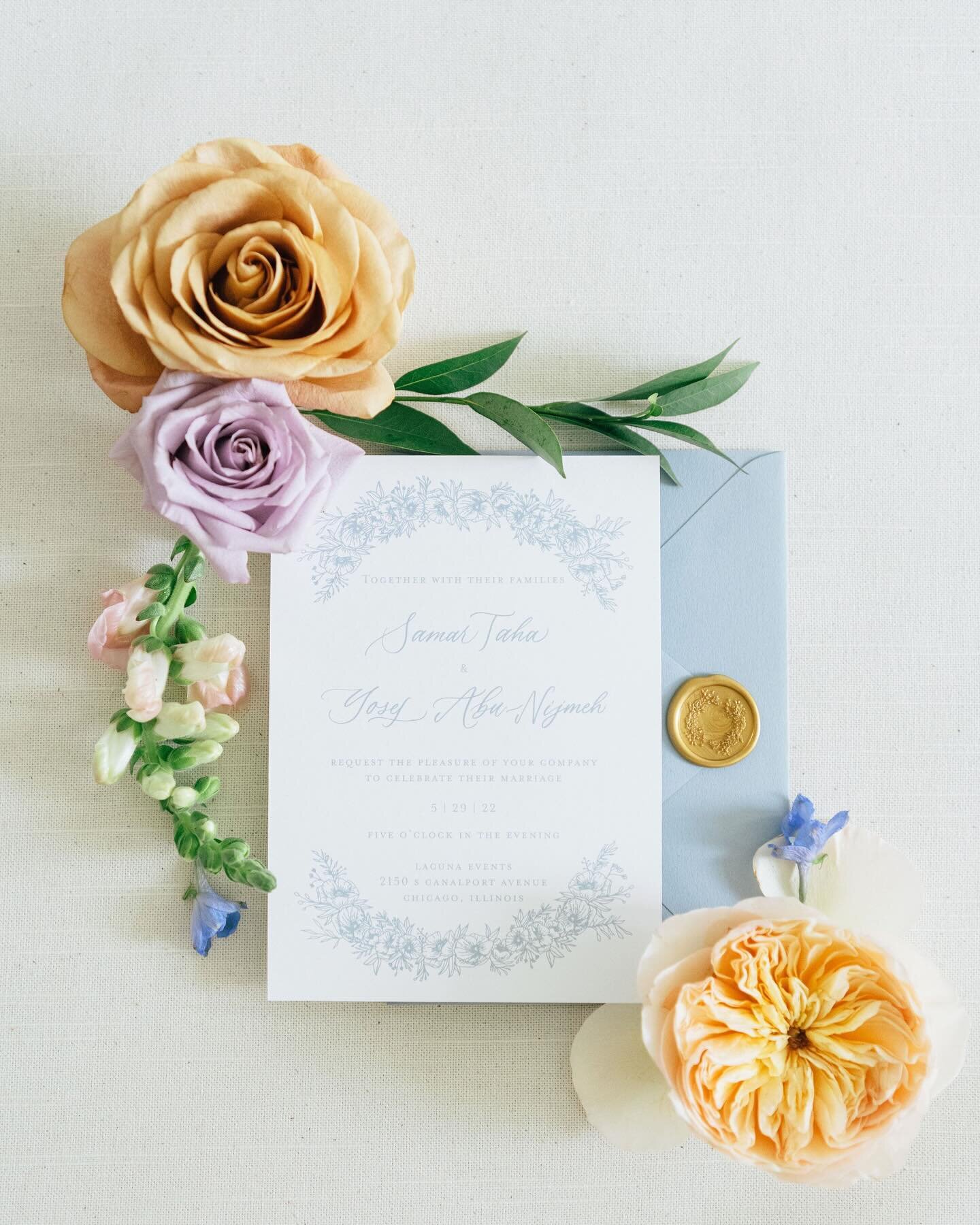 We love a good flat lay moment. 
We always add an extra set of your wedding invitations for your photographer or planner, ready to style it and make memories. 
Pro Tip: when setting up the wedding stationery, think about dimensions. Use something lik