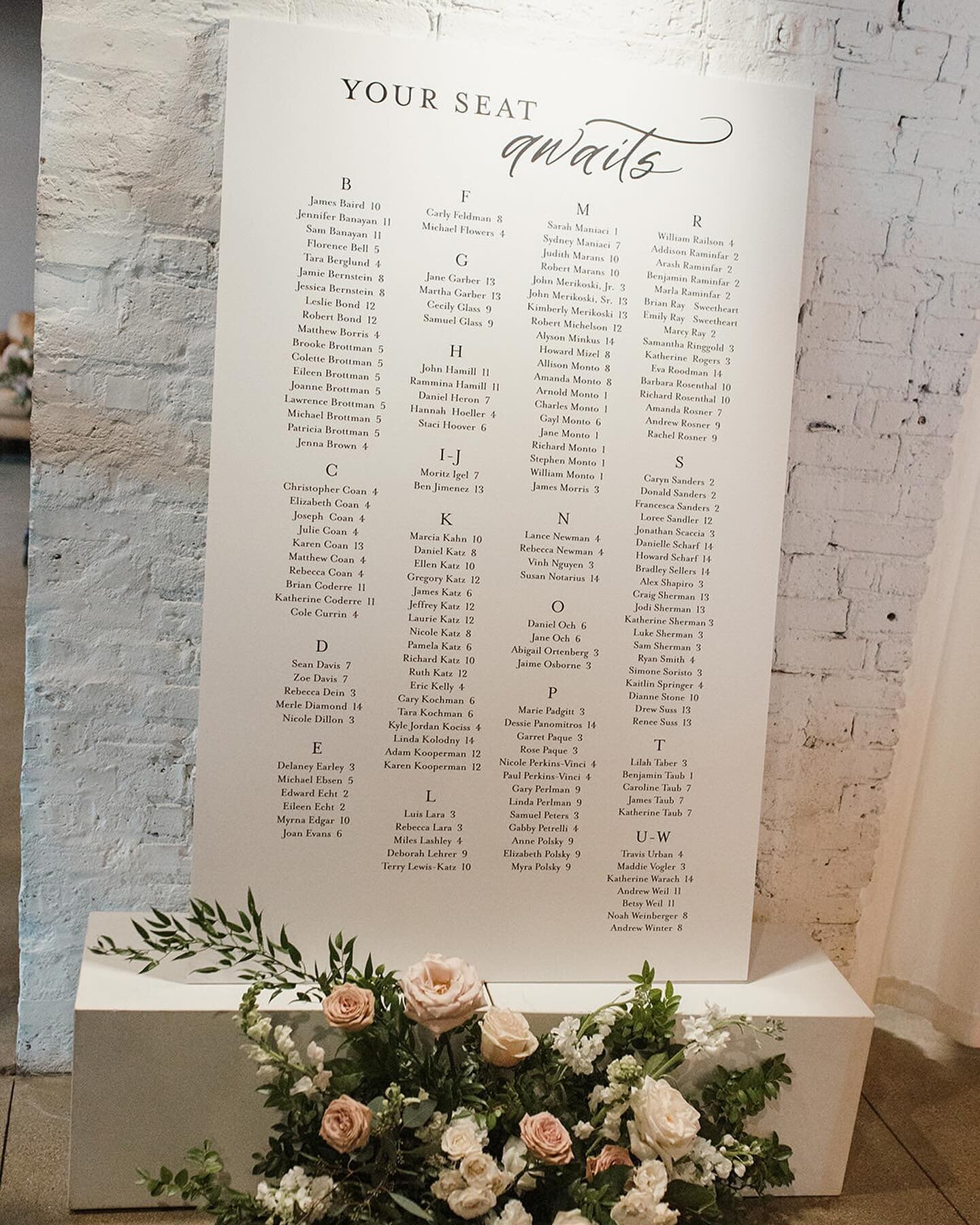Seating charts and other details&hellip;
We have them all! 
&bull;
@waldenchicago 
@nicoledonnellyphotography
@inkloveandpaper
