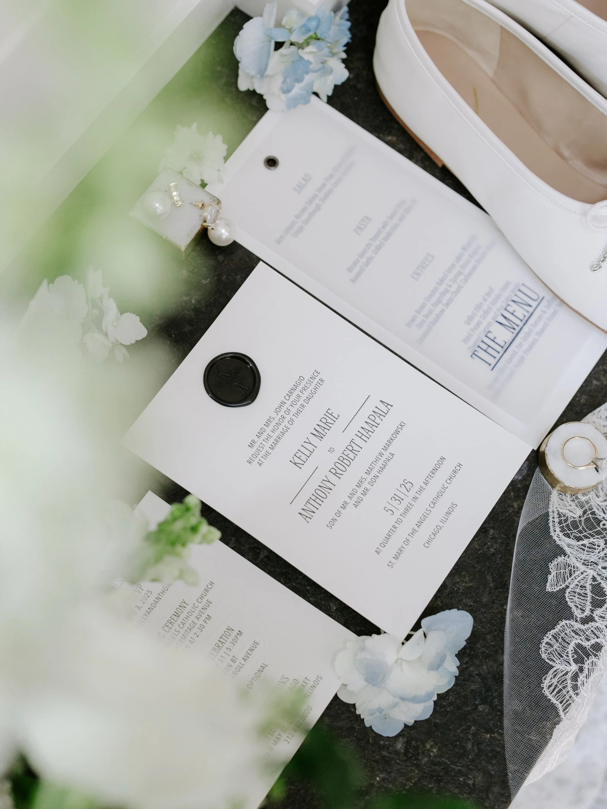 Happy anniversary to K&amp;A 🤍 
&bull;
@inkloveandpaper 
@olivefineweddings 
@wildmanbt 
@kerricarlquist 
@kelly_haapala