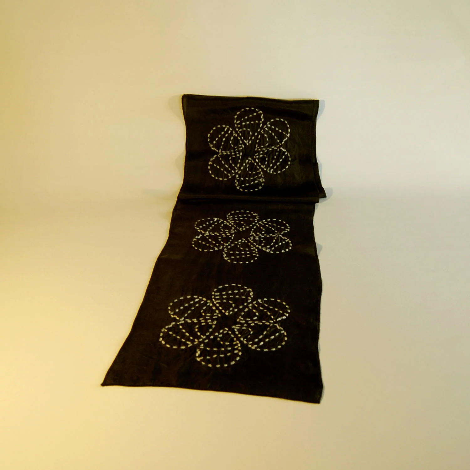 RZretro005-retroscarf-ivory.jpg