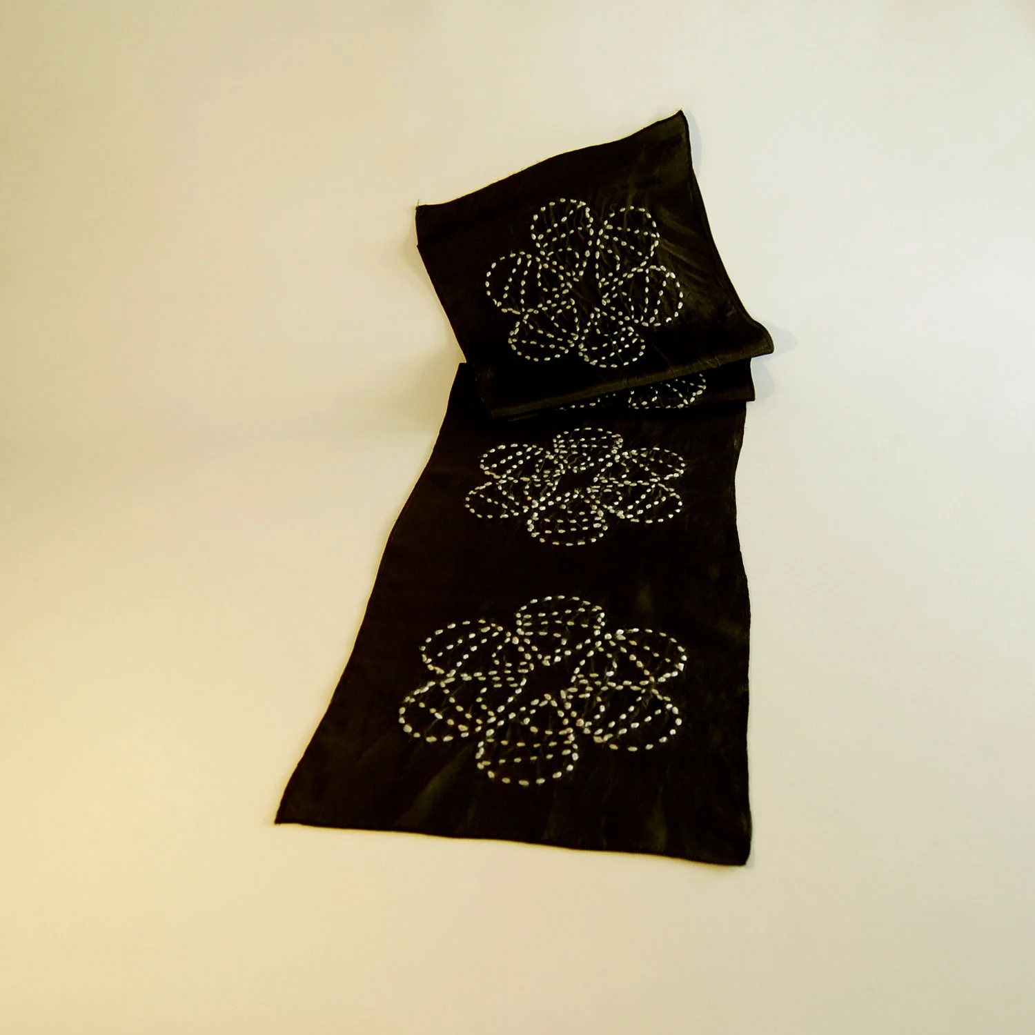 RZretro006-retroscarf-ivory.jpg