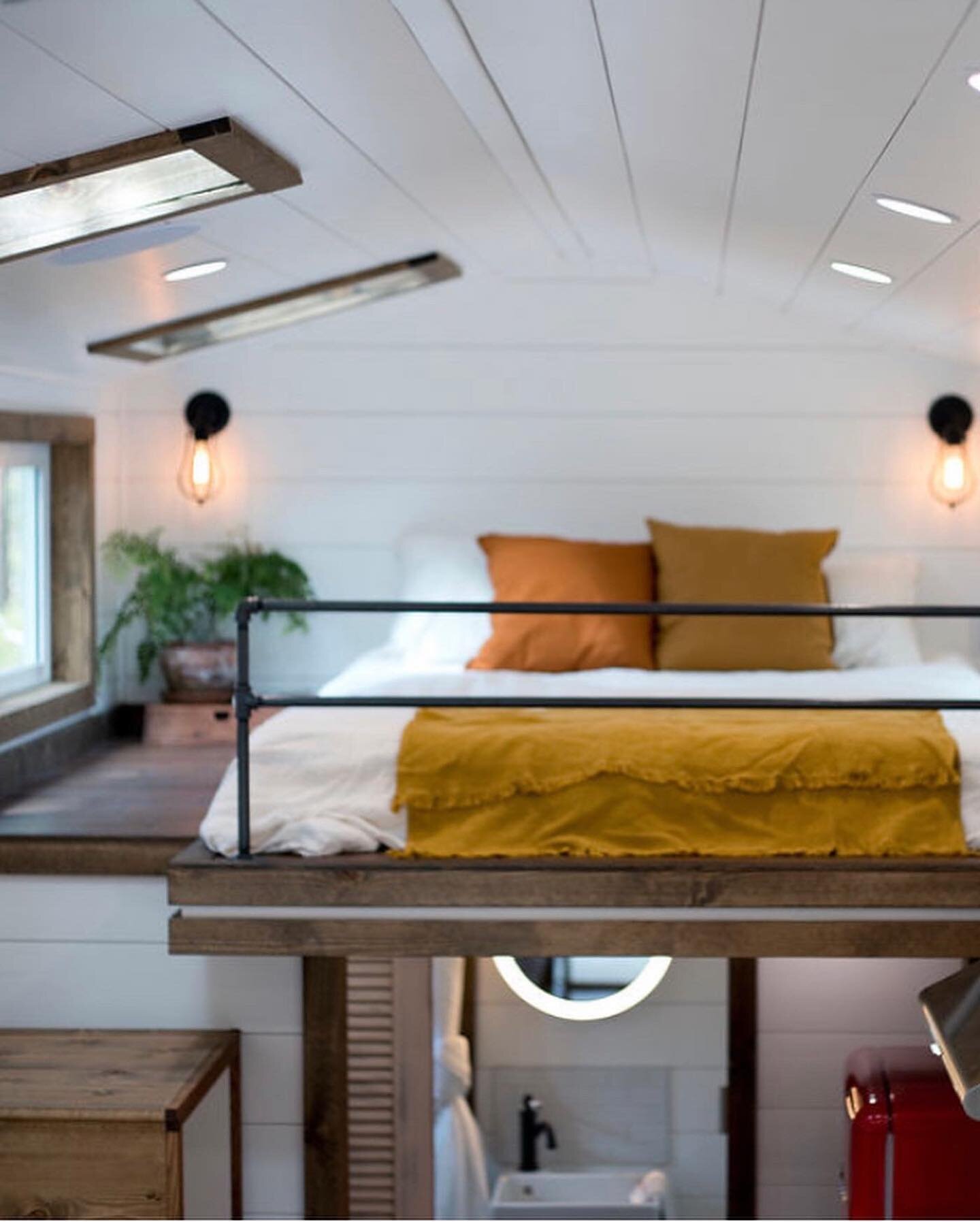 One Loft or two?
&bull;
This has been a big subject lately! When you&rsquo;re making the decision to go tiny on wheels, You Should ask yourself these questions: 
1. How many guests am I expecting to have over at once and will they stay the night?
2. 