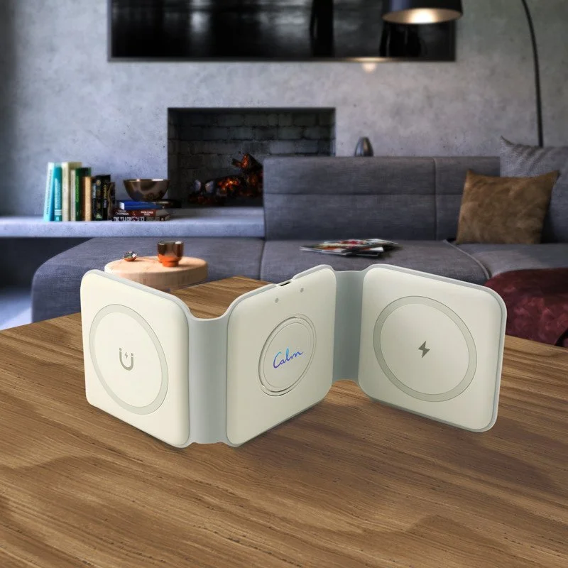 Chi Charge Stack Foldable 3in1 — The Icebox