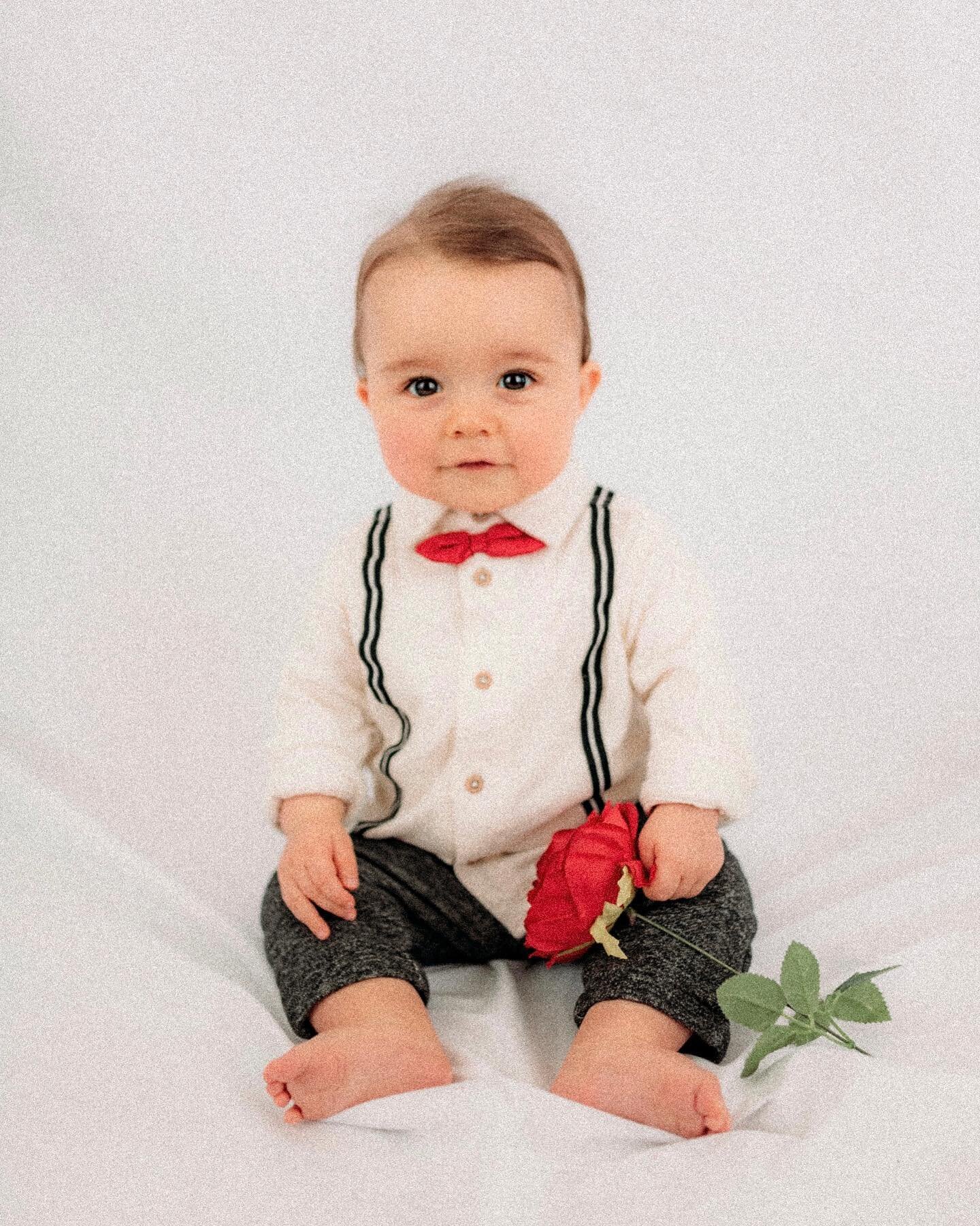 GLAMOUR SHOTS by Marc &amp; Mandy: Valentines Edition ✨🤍
.
.
#valentinesday #myvalentine #valentines #glamourshots #glamour #family #lovesofmylife #loves #littlelove #yesiwillacceptthisrose #brooksforbachelor #thebachelor #bachelor