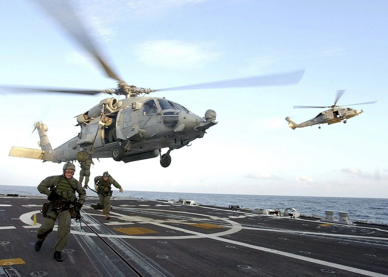 How do Navy SEALs maintain the ability to consistently work at a high-risk level?
