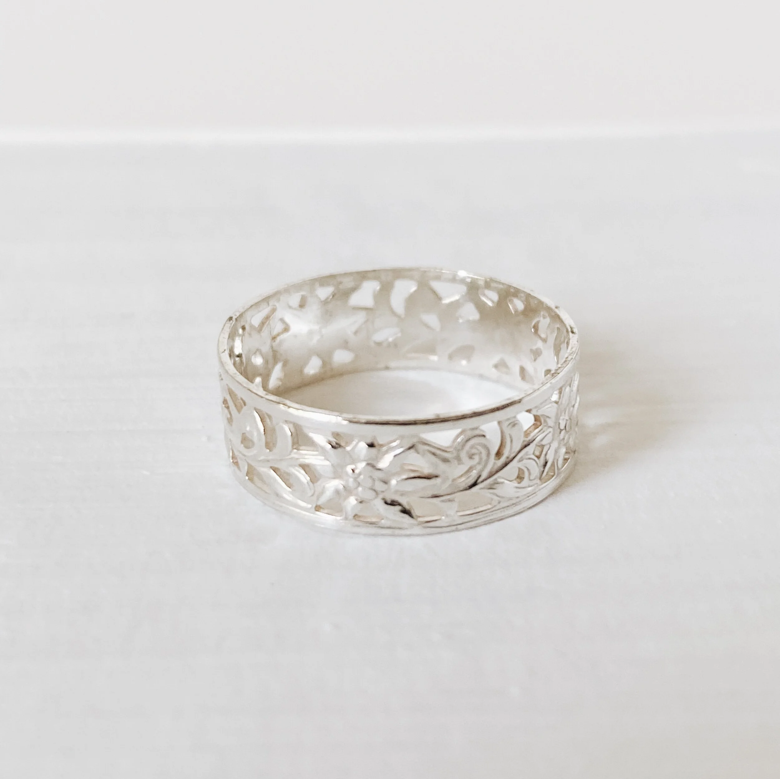 Tippy Toes — Hibiscus | Sterling Silver Toe Ring
