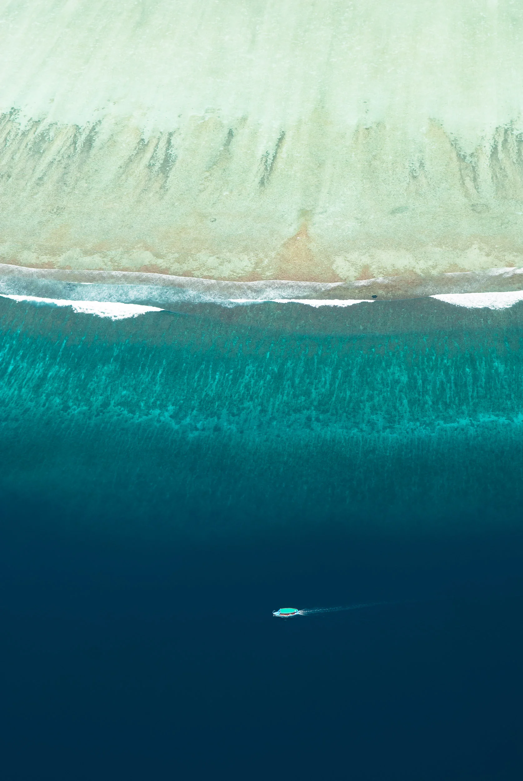 Maldives aerial. © www.thomaspickard.com