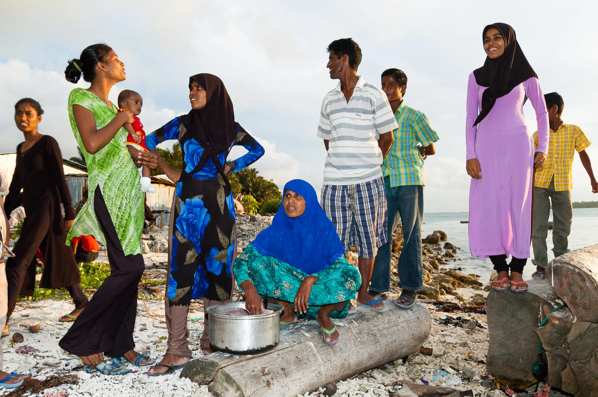 Evening socialising on Madifushi Island, Maldives. © www.thomaspickard.com