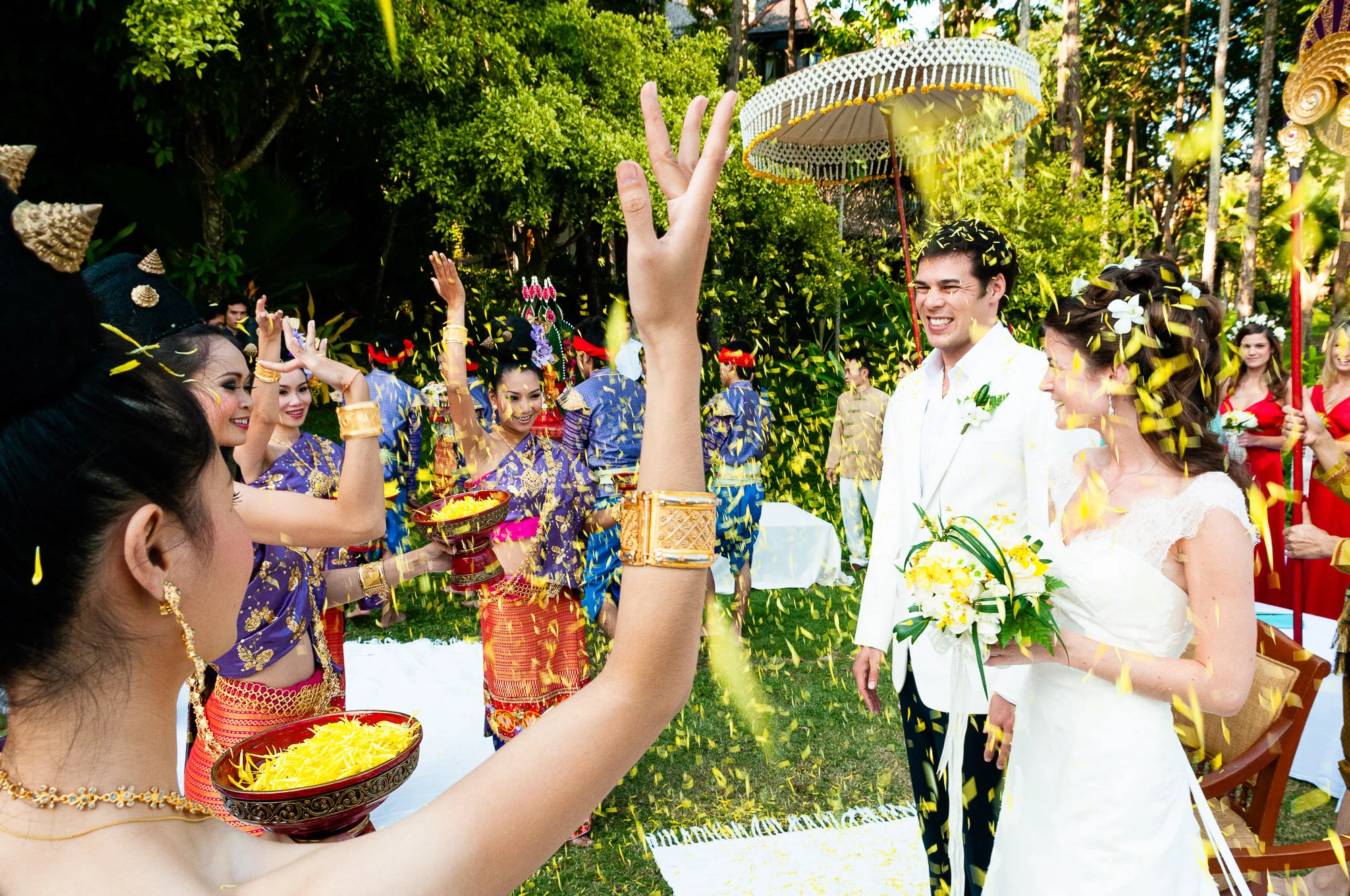 Katie & Tim tie the knot, Thailand. © www.thomaspickard.com