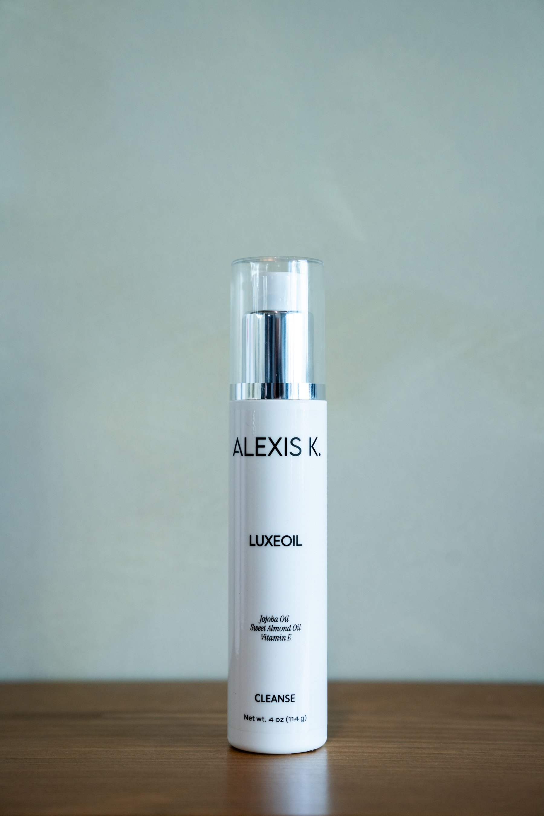 LUXEOIL (pre-cleansing oil)