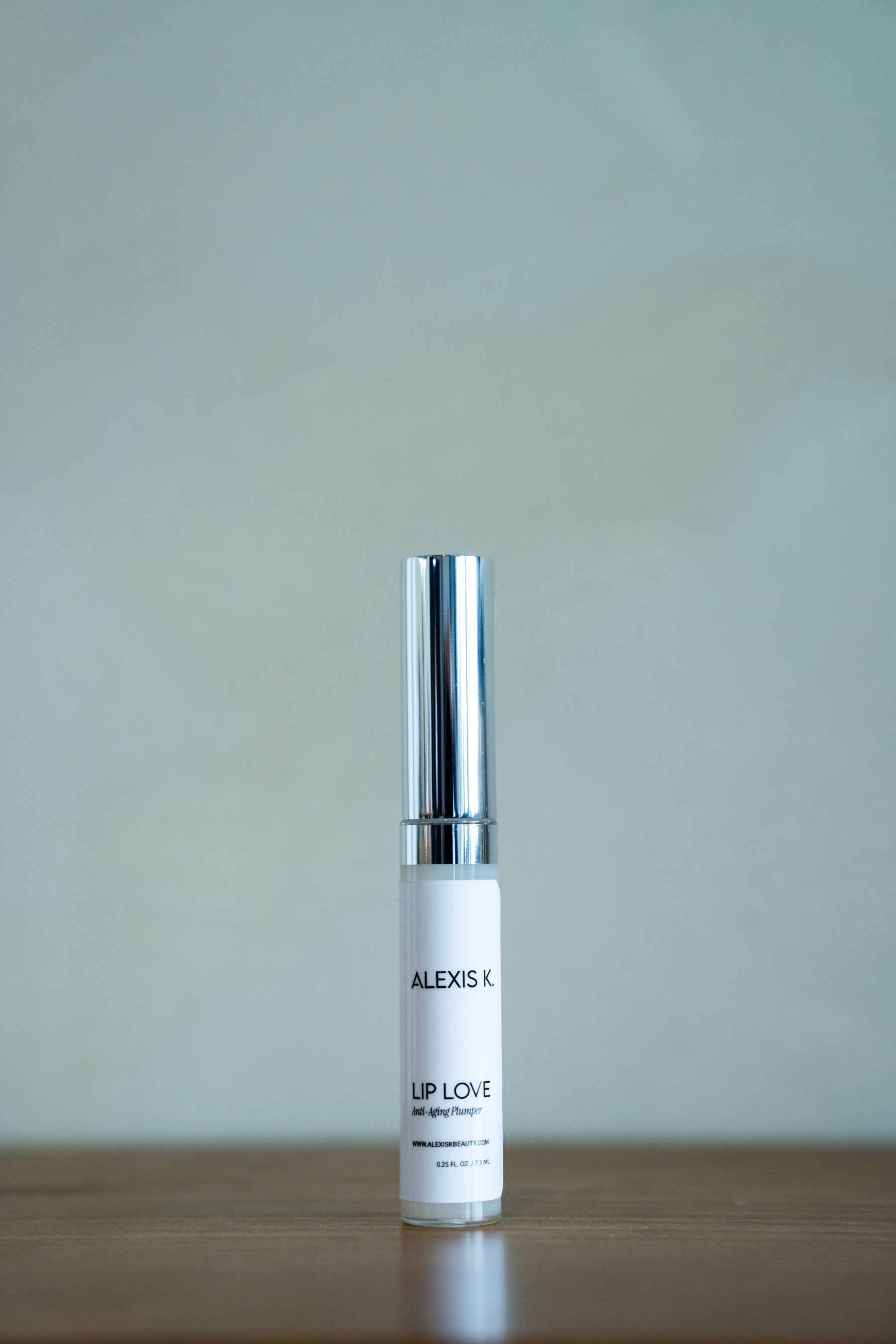 LIP LOVE (lip treatment)