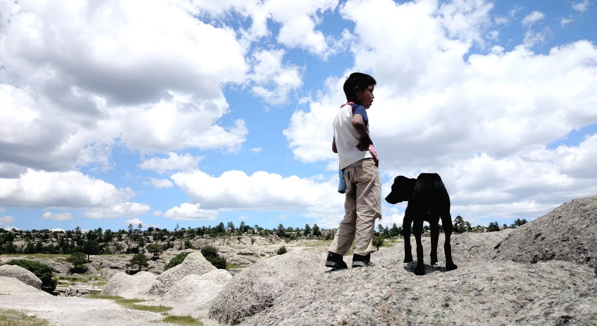 TarahumaraProject_02_color_BoyDog_PedroValiente.jpg