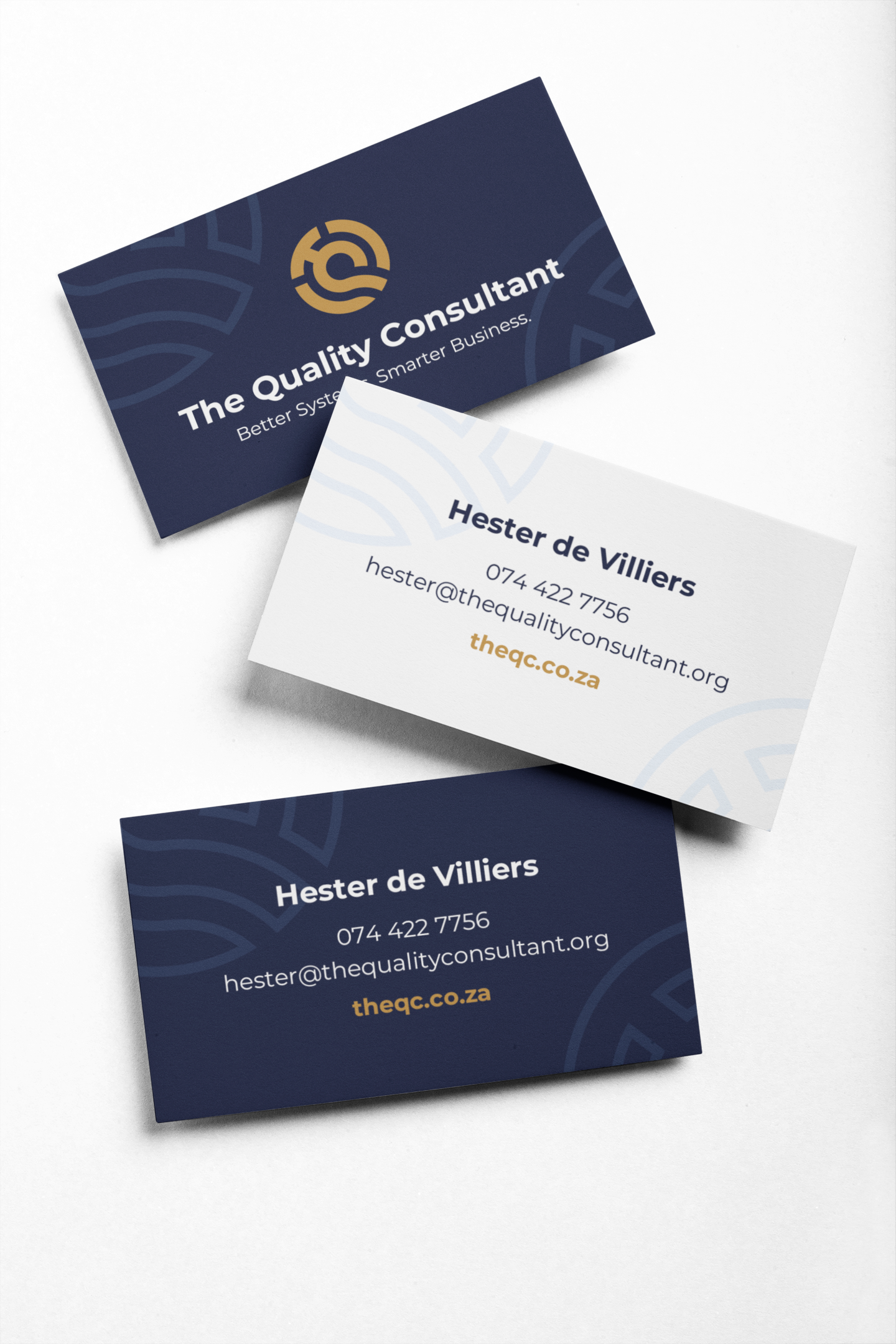mockup-of-three-business-cards-on-a-solid-color-surface-21900.png