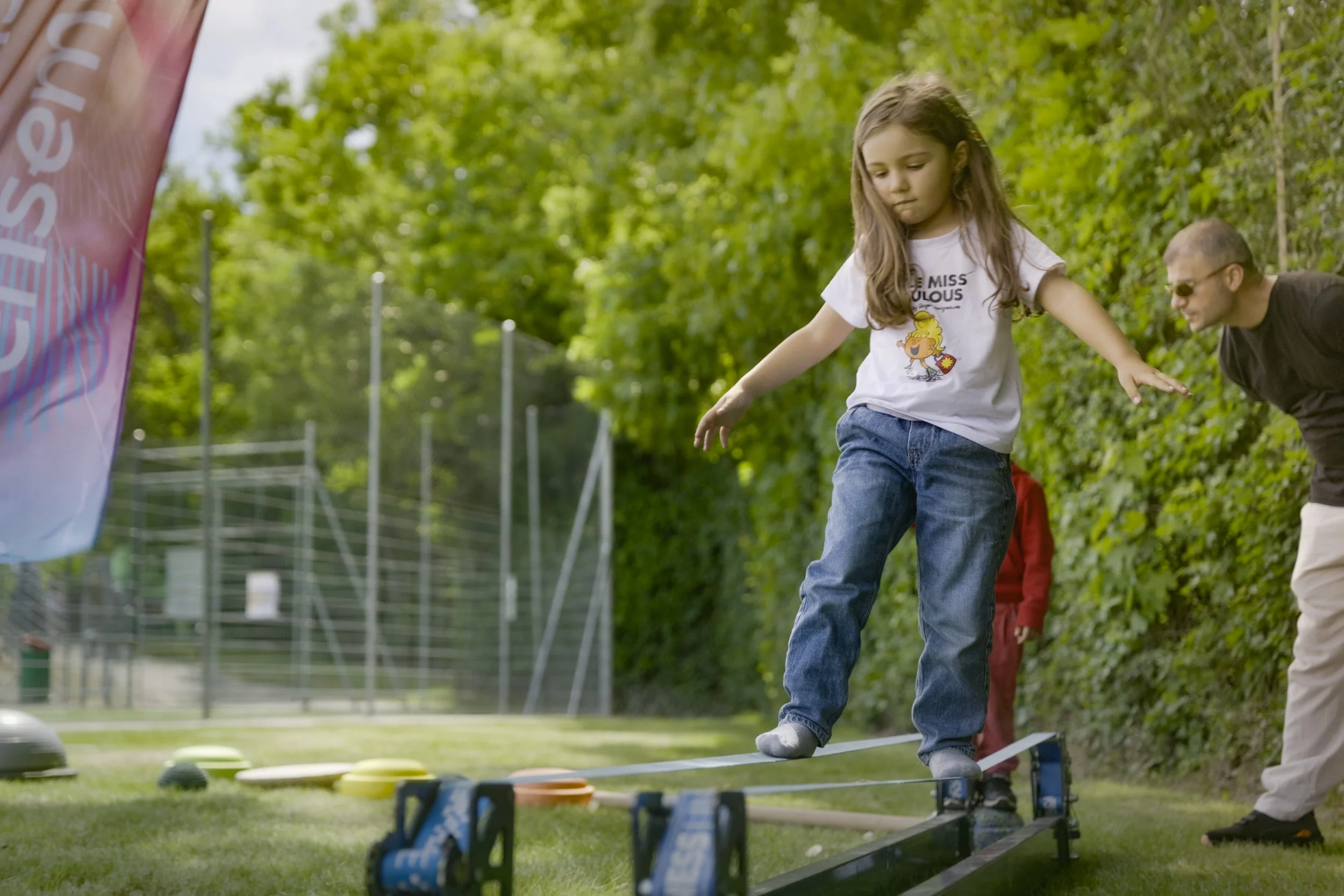 Atelier slackline installé au Stade des Tattes à Onex lors des 175 ans de la commune