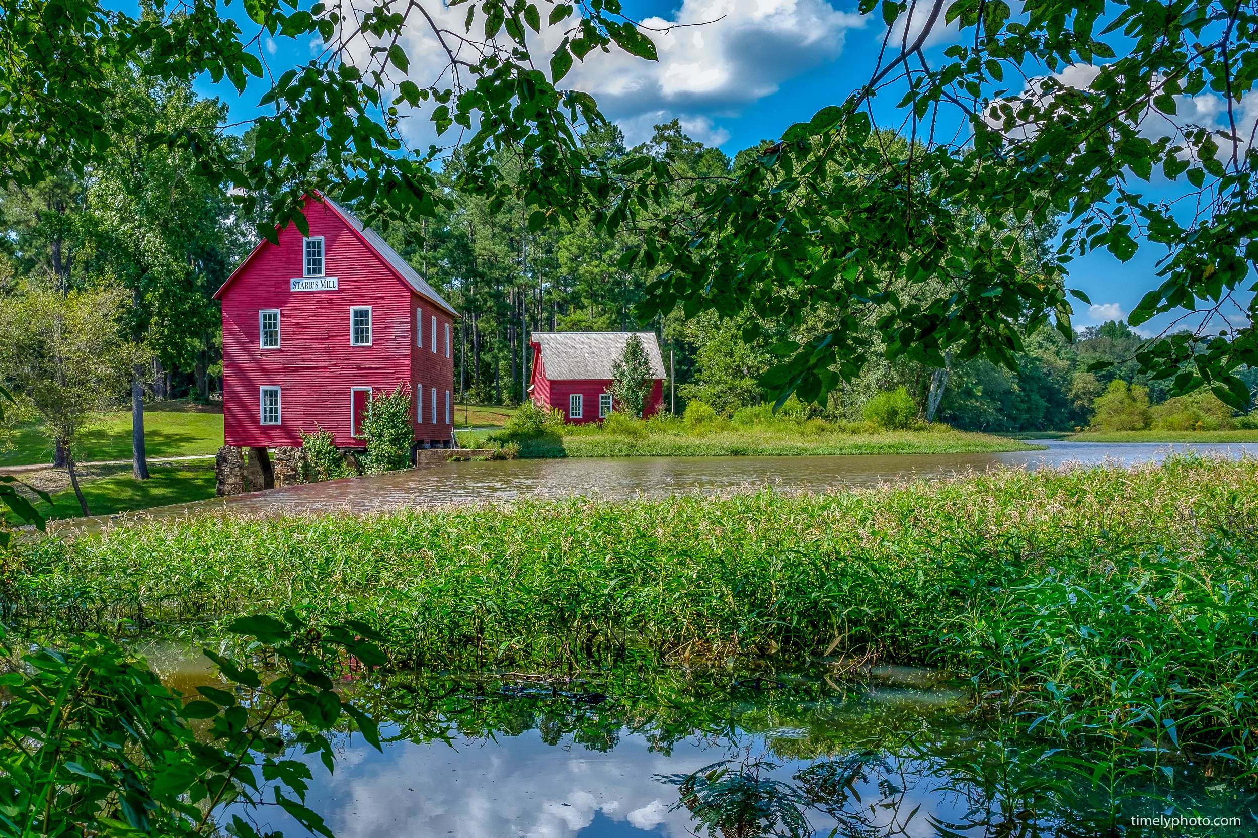 Front of Starr's Mill. 16mm, ISO 200 at f/8 and 1/80 second.