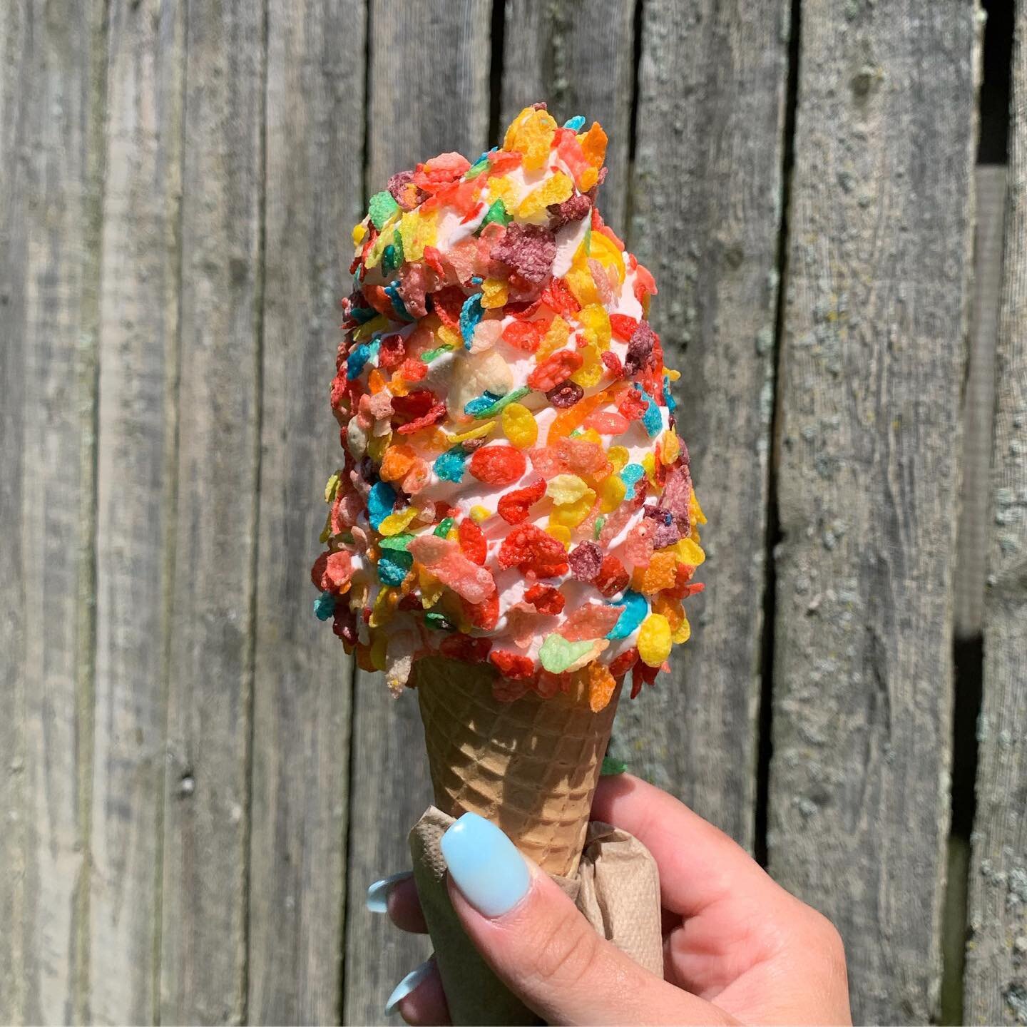 YABBA DABBA DOO! 
Fruity pebbles custard is here!!!
Fred Flintstone approved 🦕🦴🍦 #fruitypebbles #cereal #icecream #custard #roc #rochestereats #eatlocal