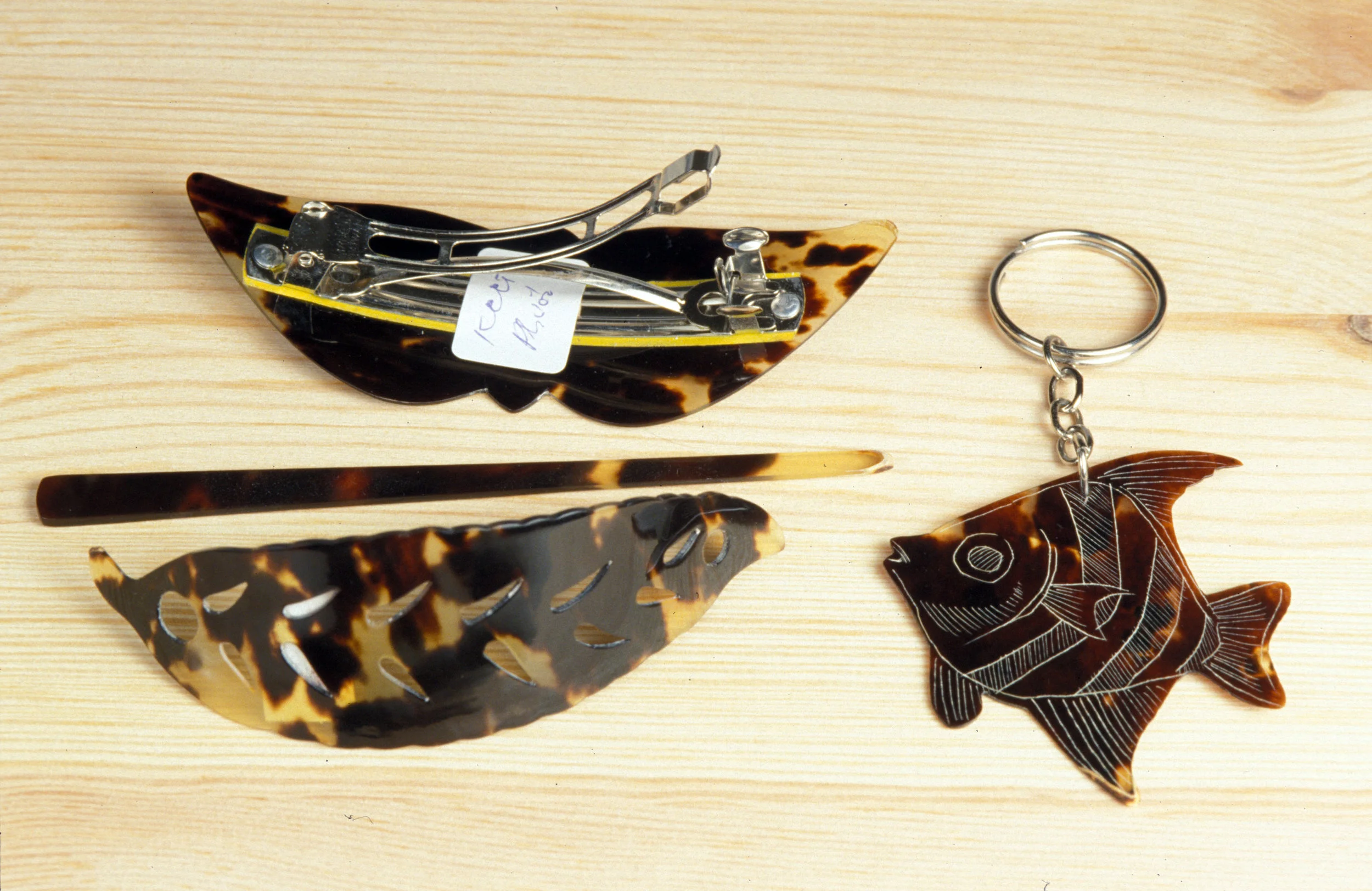 Items made from hawksbill shell are found in tourist markets worldwide. © Peter Paul van Dijk