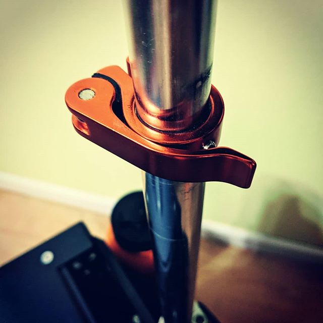 Color coordinate your cart with a 25.4mm bicycle seat post clamp. Available @ zucamods.com/handles

Or just take our survey @ zucamods.com/survey

#zuca #zucamods #discgolf