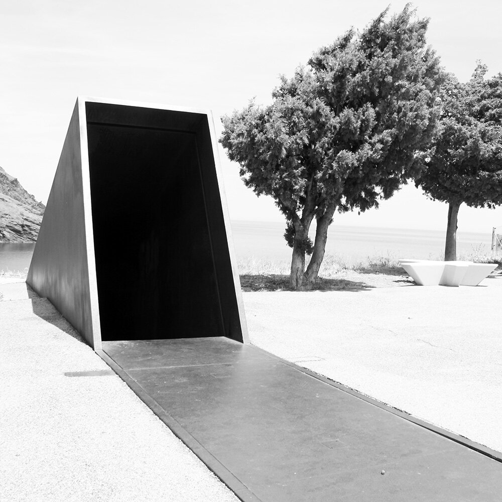 Walter Benjamin Memorial Karavan Portbou9.jpg