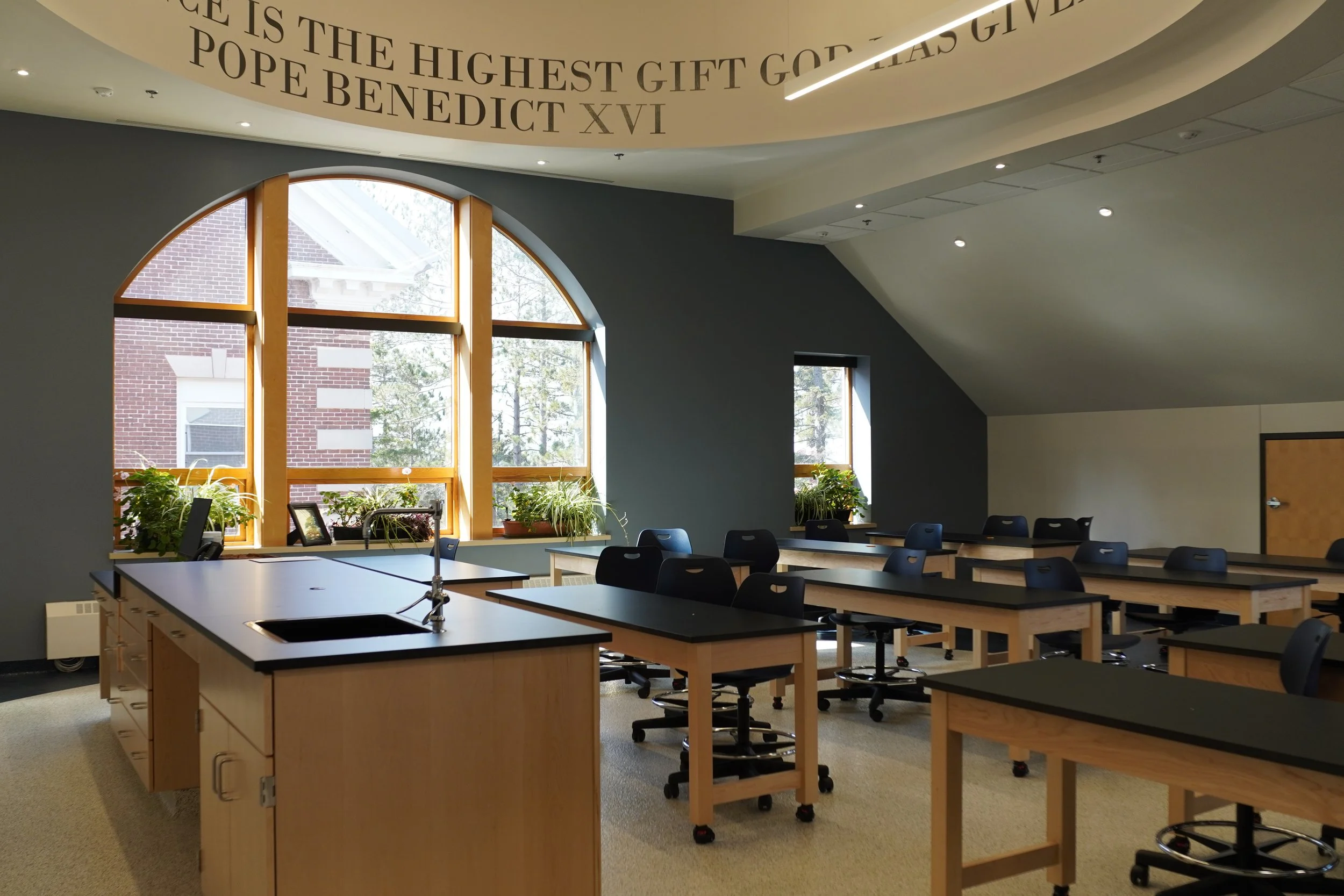 physics room no students.JPG