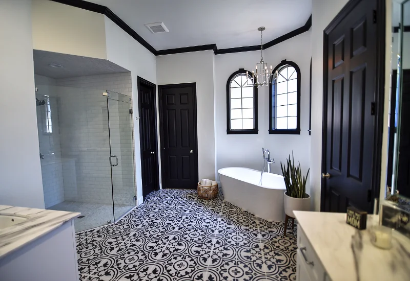 Master Bathroom 1.jpg