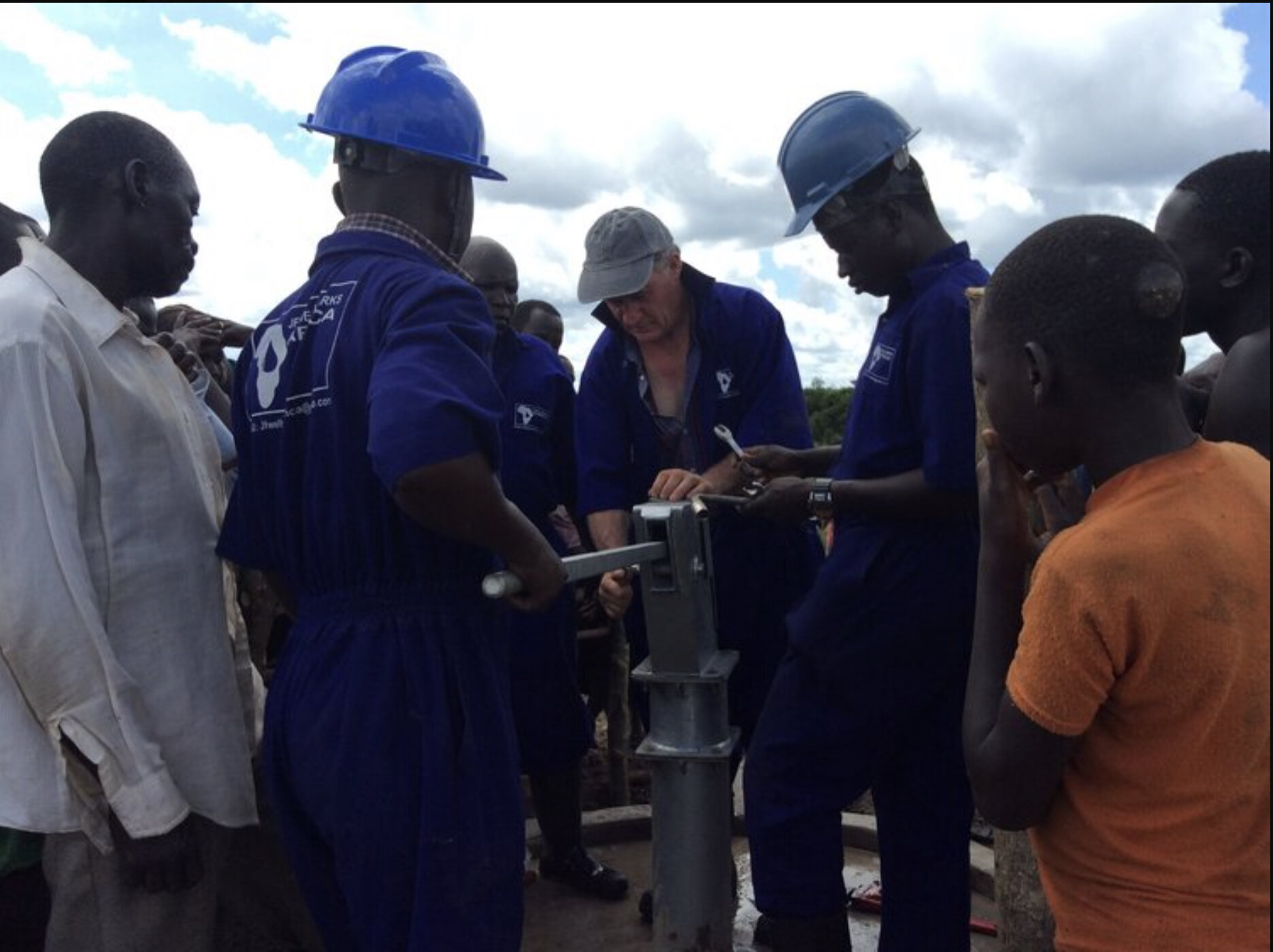 Installing the pump an a new water well drill