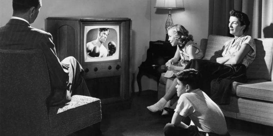 s3-news-tmp-111596-tv_age_gender--2x1--940.jpg