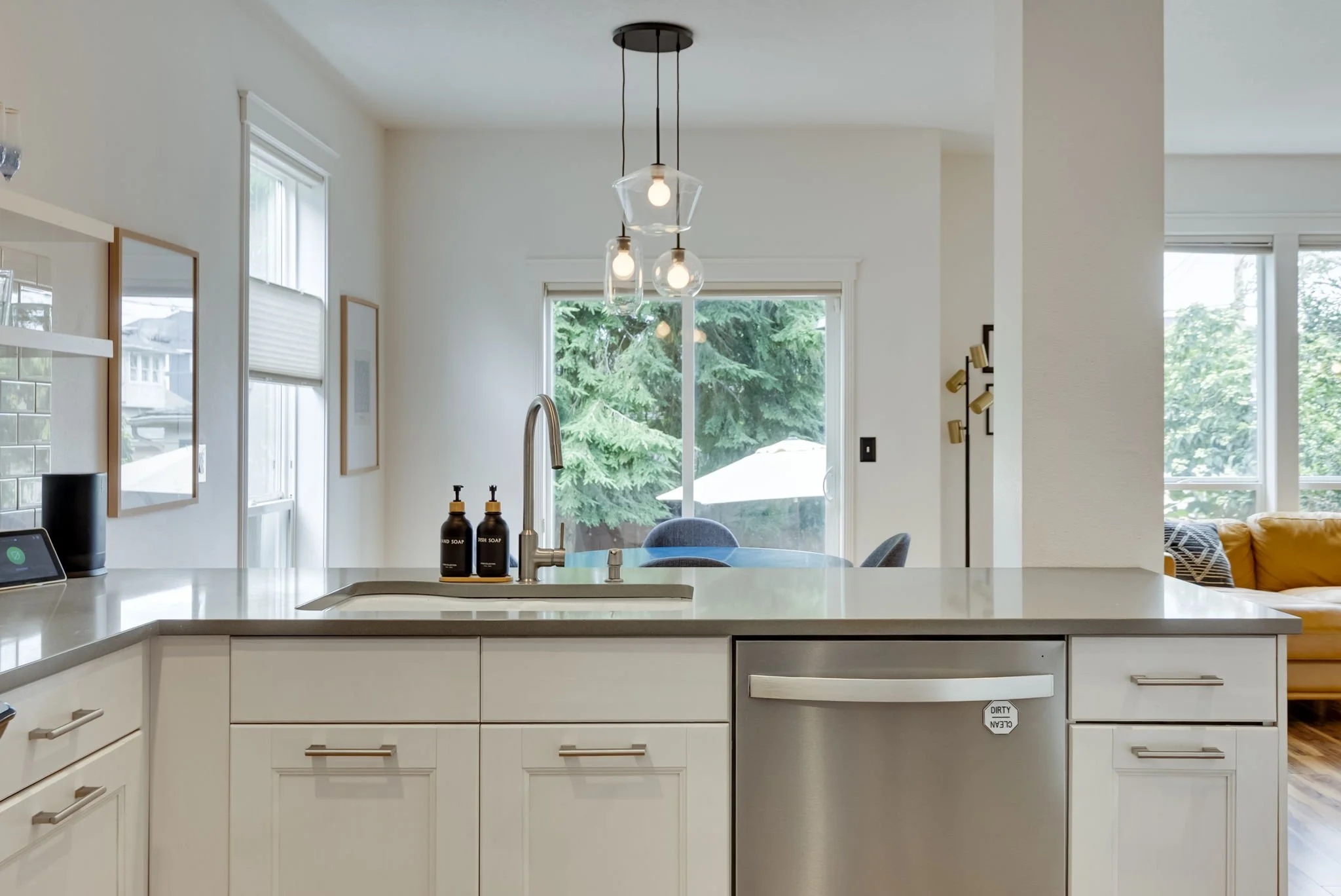 14-web-or-mls-2737-se-26th-ave.jpg