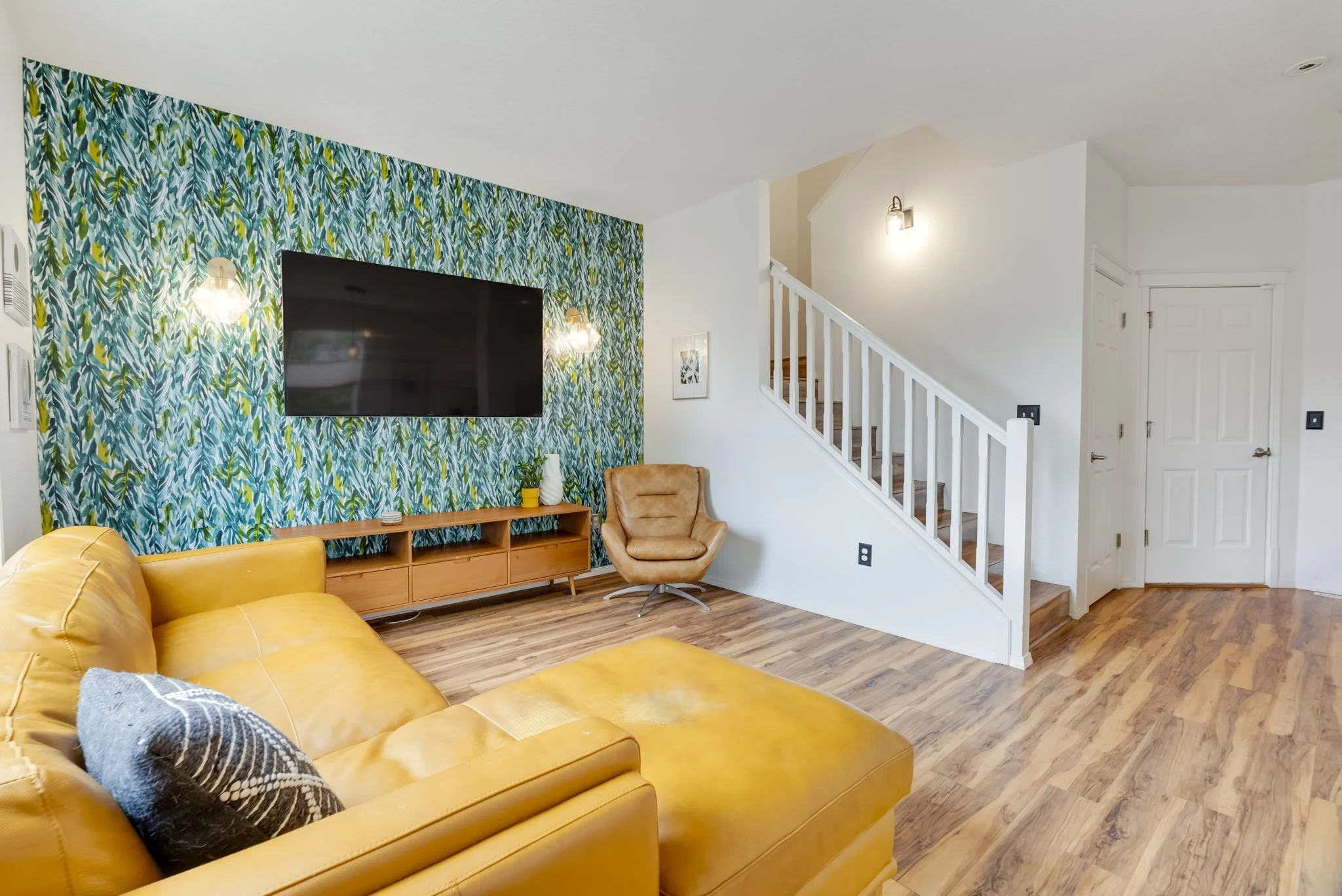 28-web-or-mls-2737-se-26th-ave.jpg