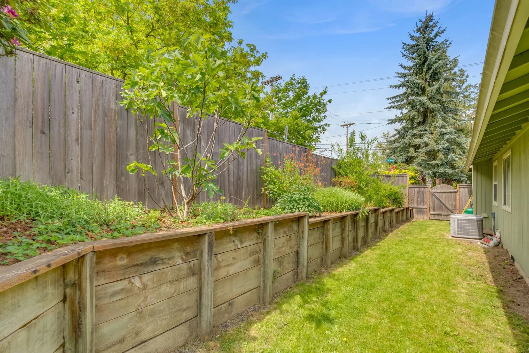 43-web-or-mls-1634-sw-spring-garden-st.jpg