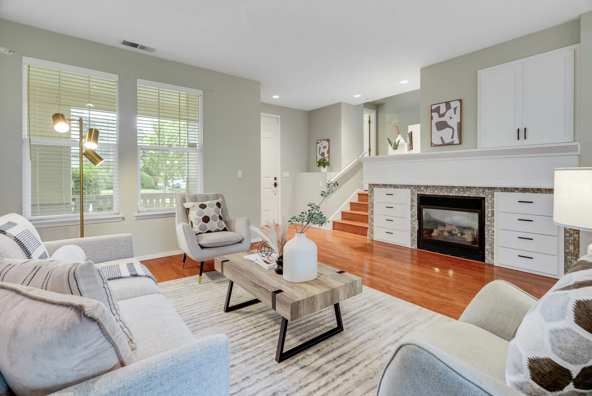 8-web-or-mls-6441-ne-rosebay-dr.jpg