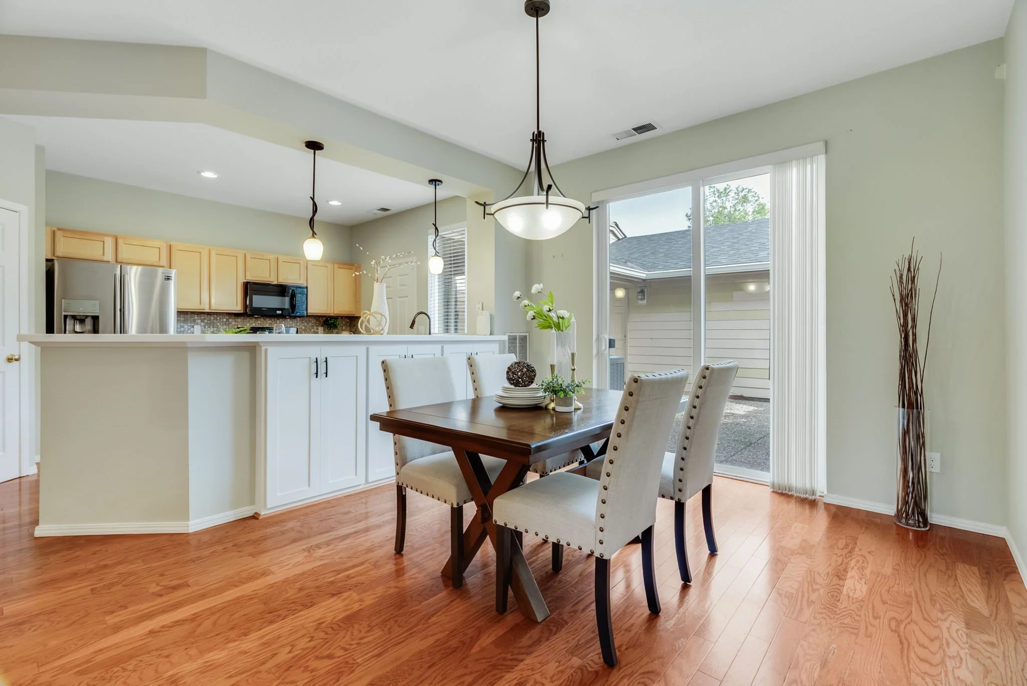12-web-or-mls-6441-ne-rosebay-dr.jpg