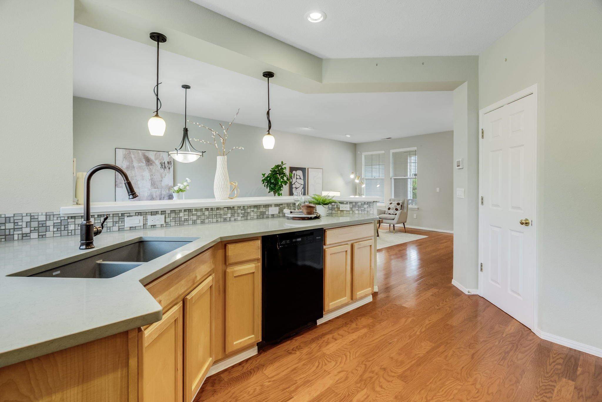 17-web-or-mls-6441-ne-rosebay-dr.jpg
