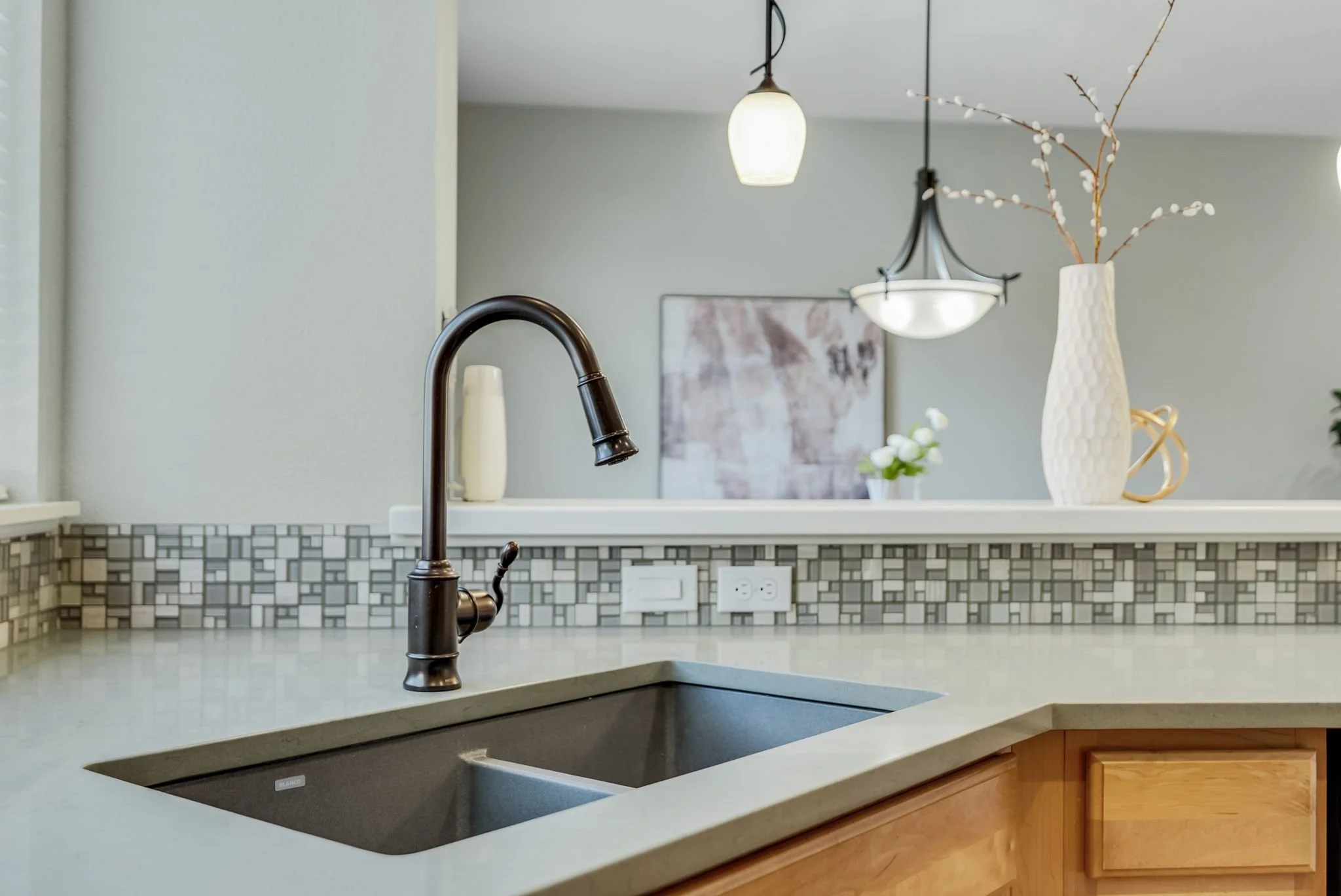 18-web-or-mls-6441-ne-rosebay-dr.jpg