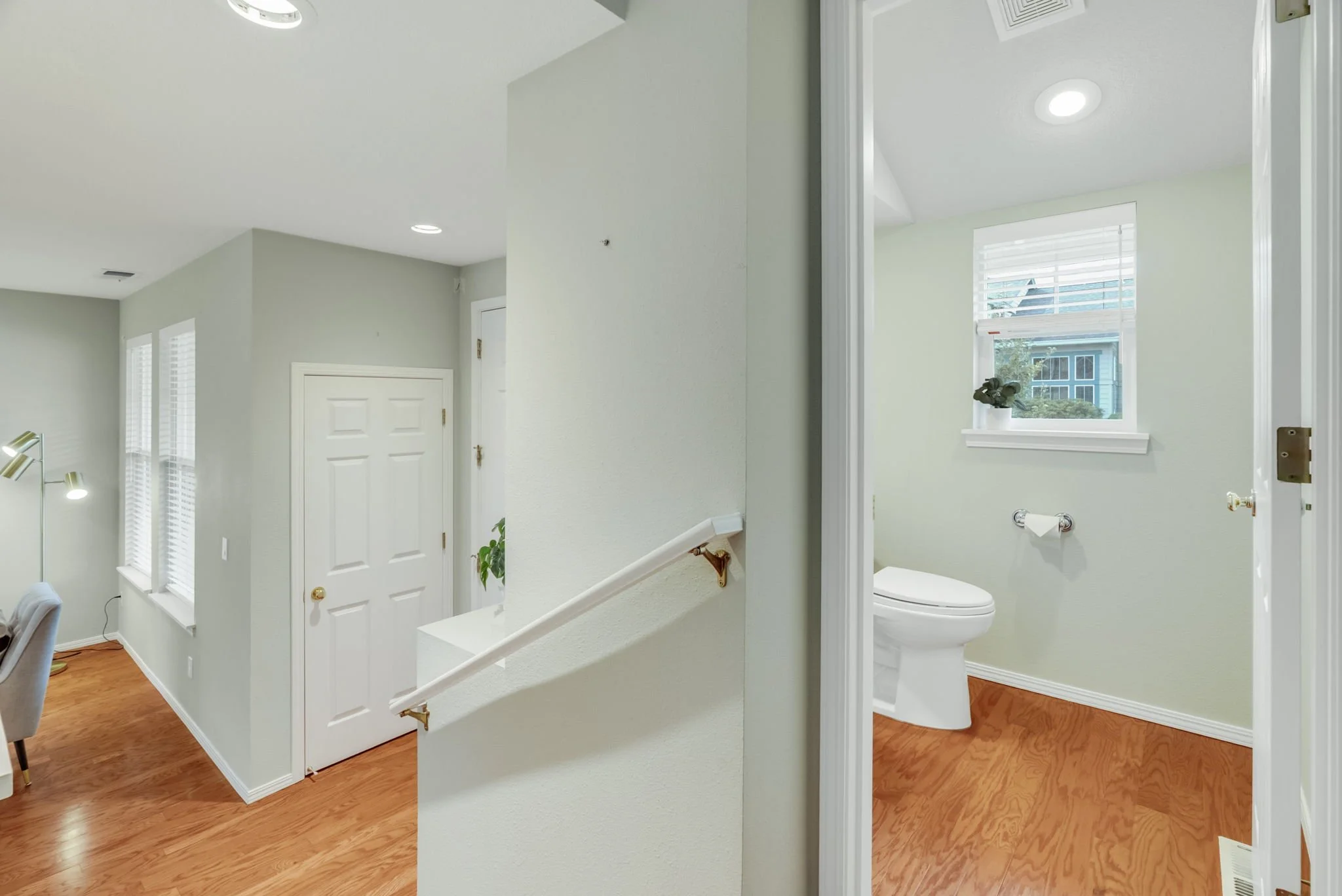 23-web-or-mls-6441-ne-rosebay-dr.jpg